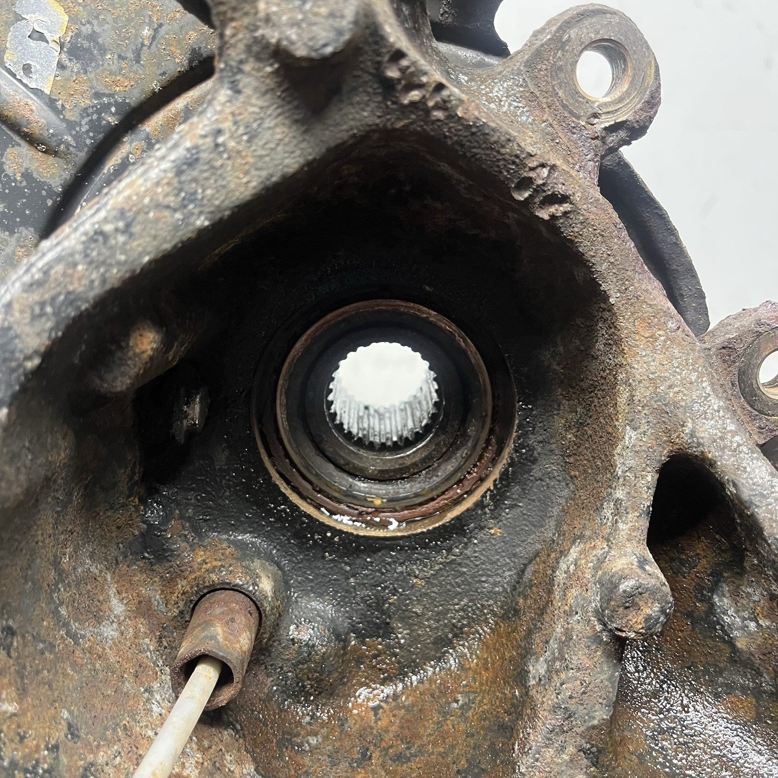 ☑️ 91-99 BMW E36 323 325 328 Rear Right Trailing Arm Wheel Hub Axle Assembly OEM