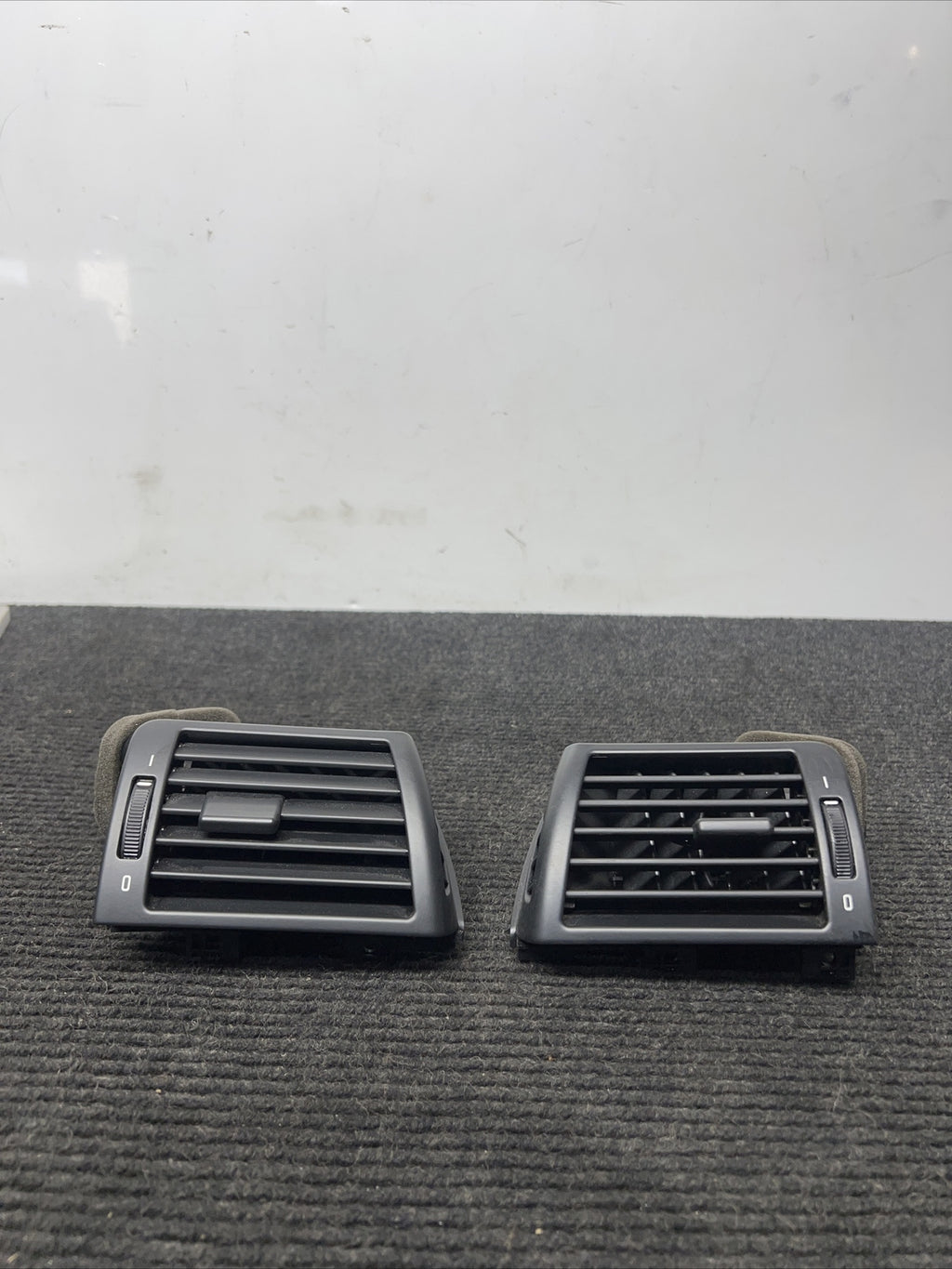 98-05 BMW E46 M3 3 SERIES FRONT L/R DASH END VENTS AC VENT AIR VENT OEM