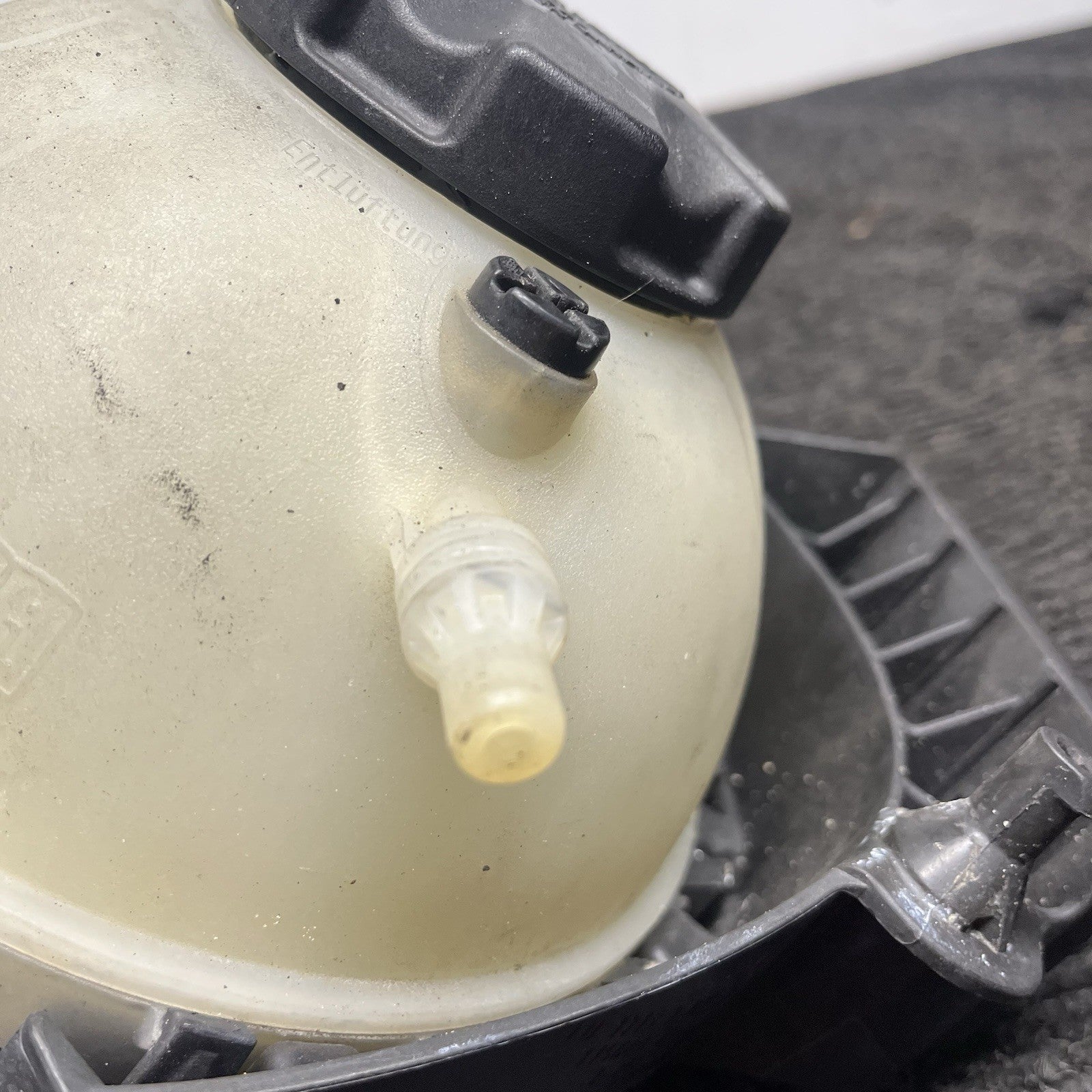 ☑️ 2012-2016 BMW 328xi F30 OEM 2.0 N20 Engine Coolant Reservoir Oveflow 7642159