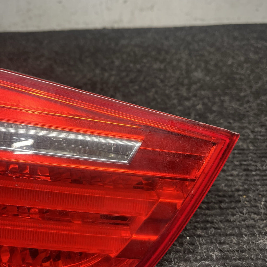 ☑️ 09-11 OEM BMW E90 LCI Sedan Rear Left Driver Side Inner Tail Light Trunk Lid