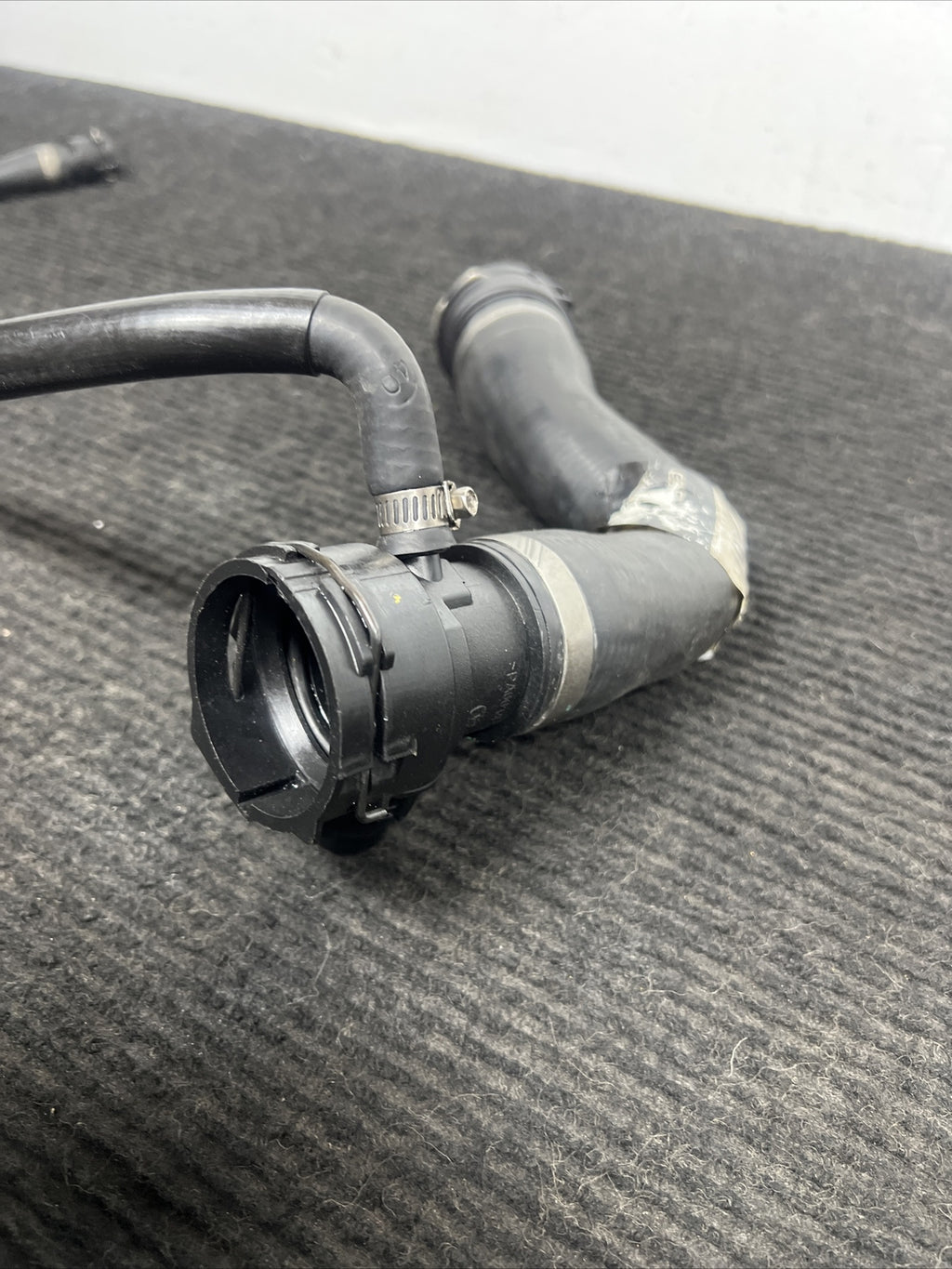 ☑️ BMW 2006-2013 E90 E92 E82 UPPER RADIATOR COOLANT HOSE COOLING LINE OEM