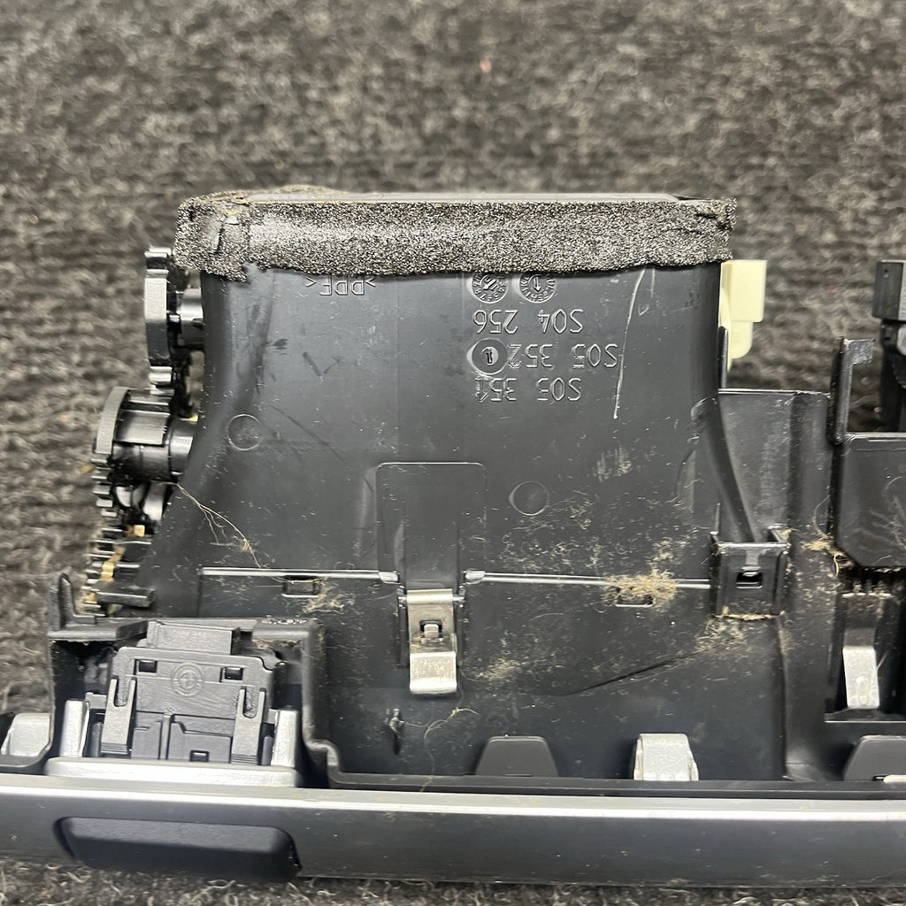 ☑️ 2007-2013 BMW X5 X6 E70 E71 Center Dash Air Vent 64229210705 OEM