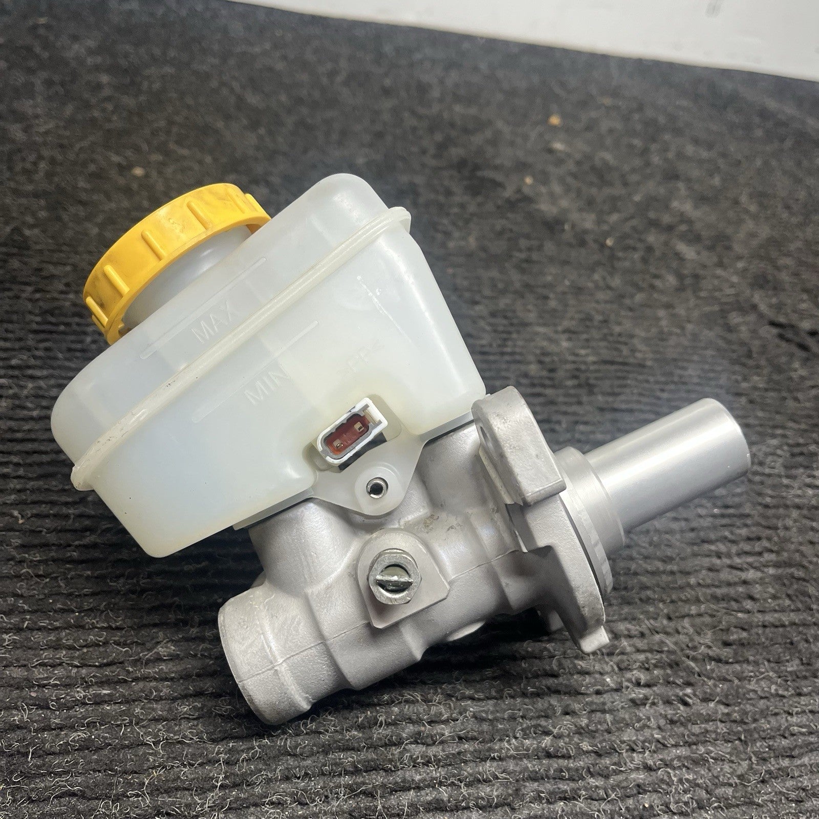 ☑️ 2015-2019 Subaru WRX Brake Master Cylinder Reservoir OEM 15-19
