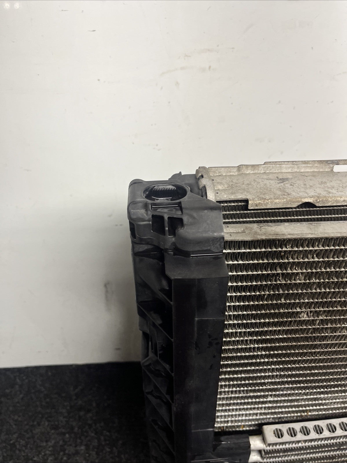 ☑️ 07-13 BMW E92 N54 335i RADIATOR A/T TRANSMISSION OIL COOLER W CONDENSER OEM