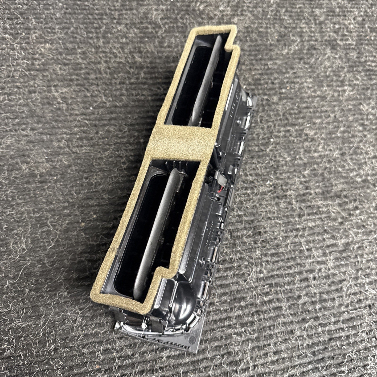 ☑️ 08-16 AUDI 8T A5 S5 RS5 A4 S4 CENTER DASHBOARD DASH AIR VENT TRIM OEM