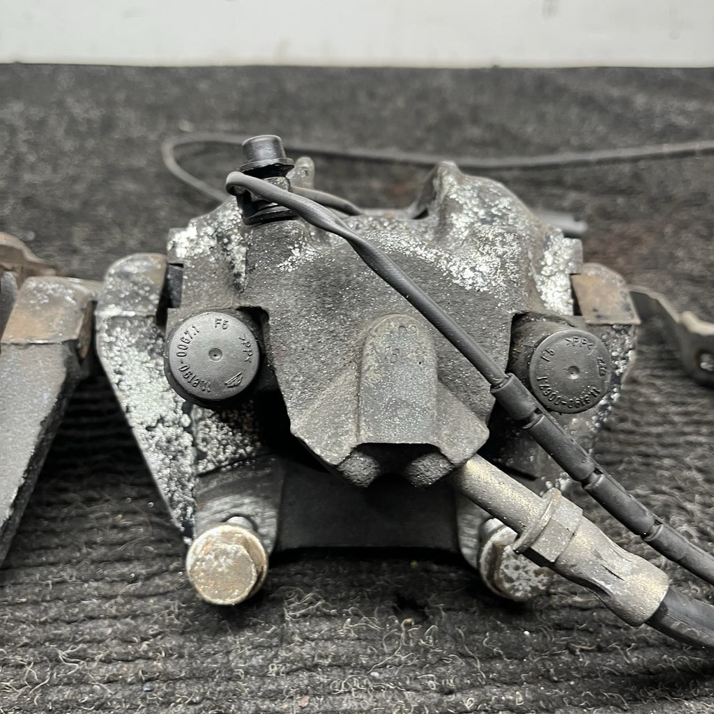 ☑️ 01-06 BMW E46 330i 330ci RWD SET OF 2 REAR LEFT & RIGHT BRAKE CALIPER OEM