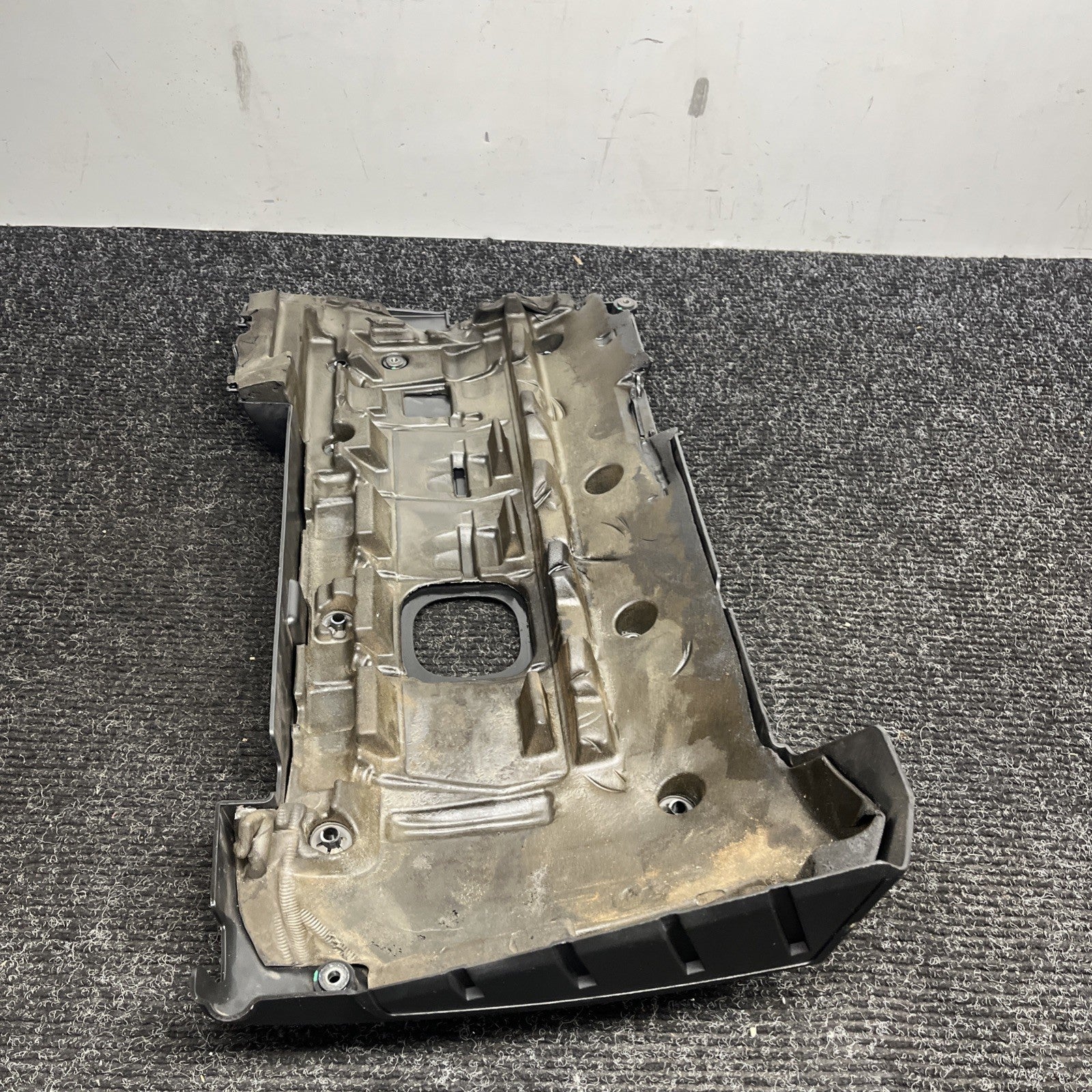 ☑️ OEM BMW E88 E90 E92 E93 Engine Cover N54 Head Cylinder Ignition Coil Covering