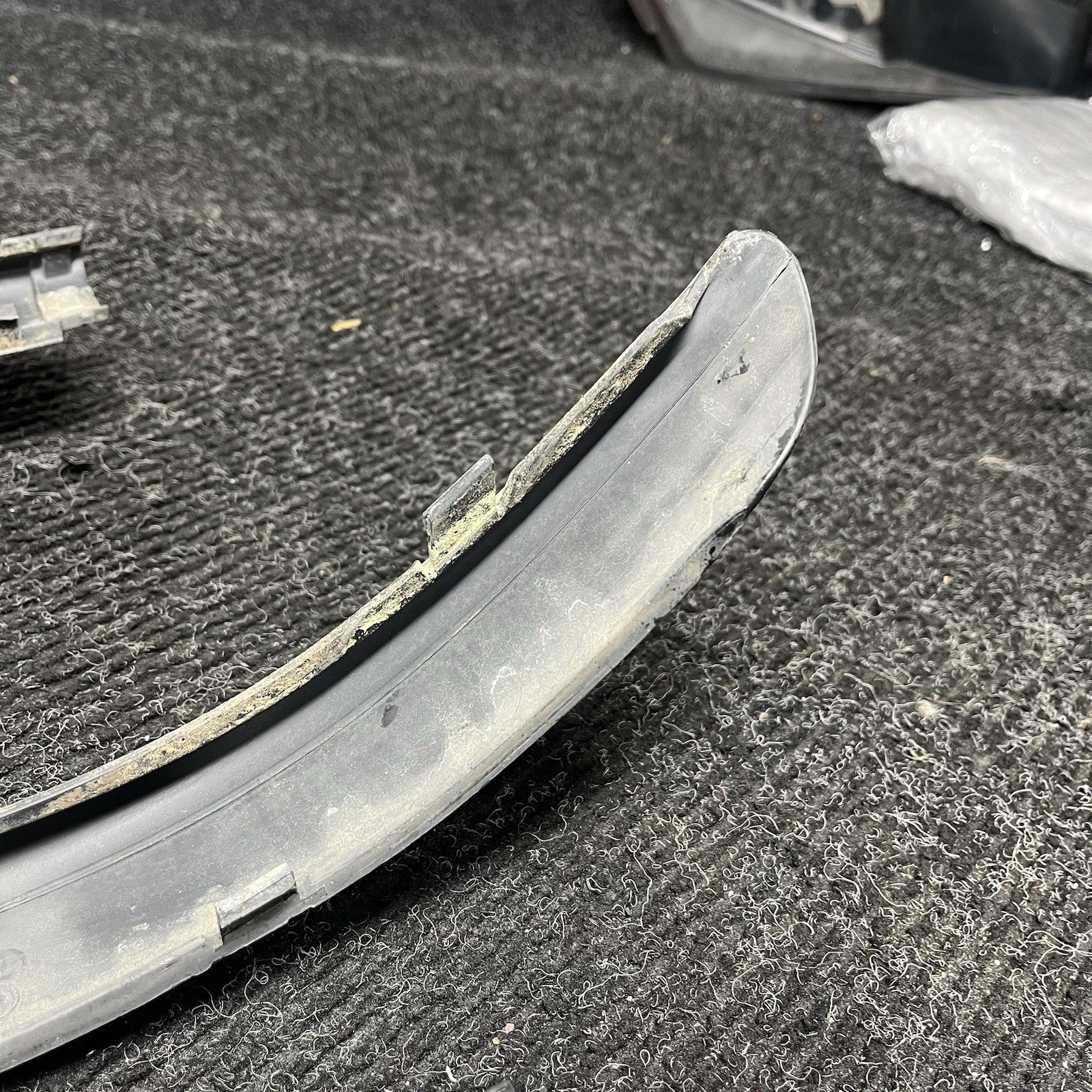 ☑️ 99-05 BMW 325i 330i 318i E46 Sedan Set Of Front Bumper Trim Molding