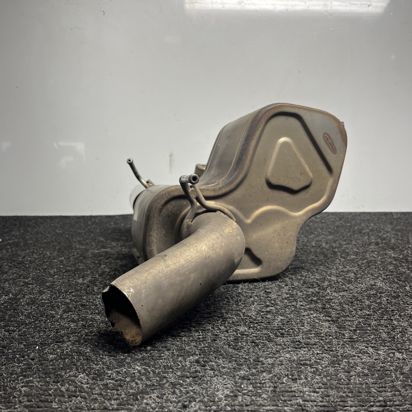 ☑️ 14-19 Ghibli 3.0L Motor Engine Passenger Side Right Exhaust Muffler OEM