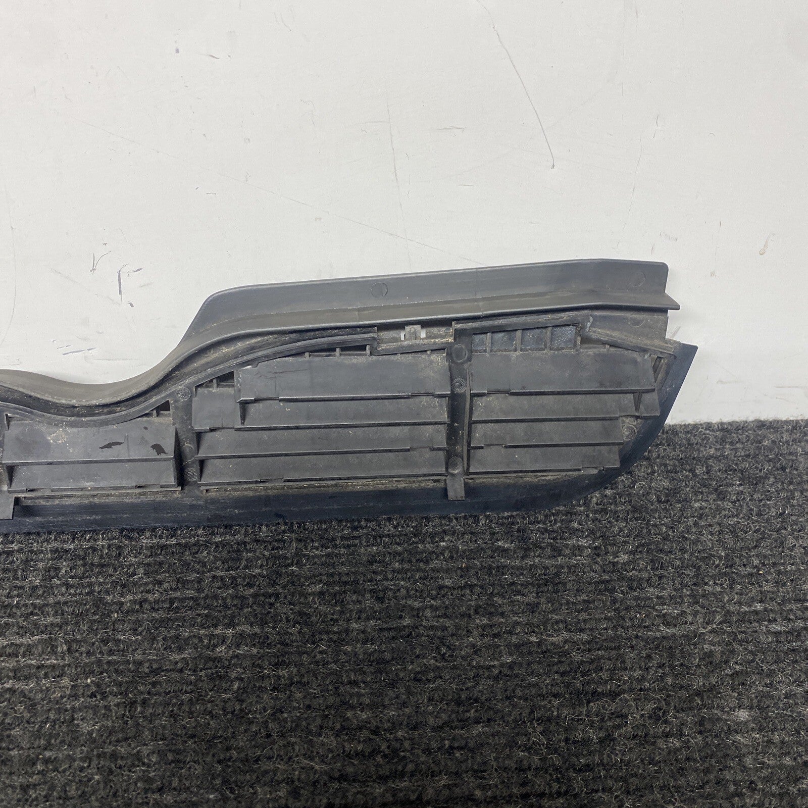 ☑️1991-1999 BMW E36 3 Series Exterior Hood Center Bonnet Cowl Grille OEM 1977679