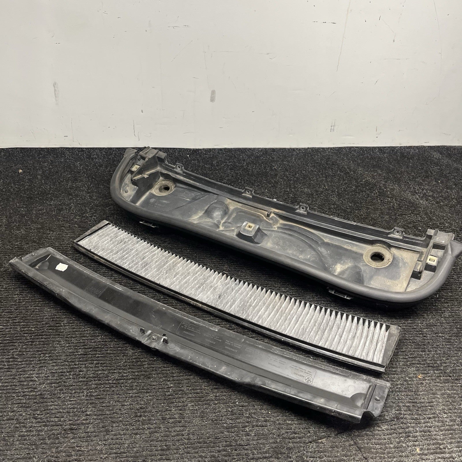 ☑️ 01-06 OEM BMW E46 M3 325 330 Cabin Air Filter Housing
