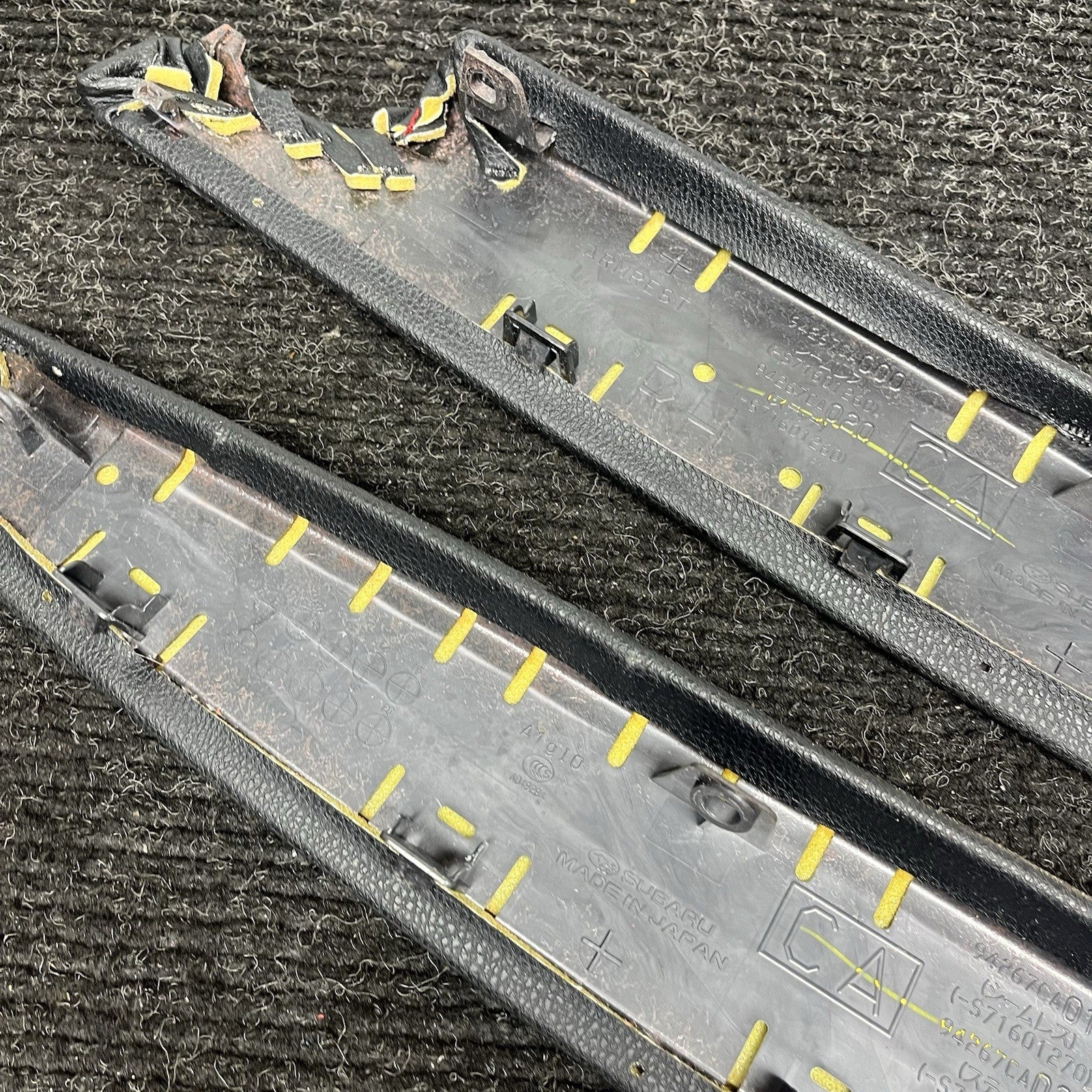 ☑️ 2013 SUBARU BRZ GT86 FR-S FRONT LEFT RIGHT DOOR TRIM PANEL BLACK RED OEM
