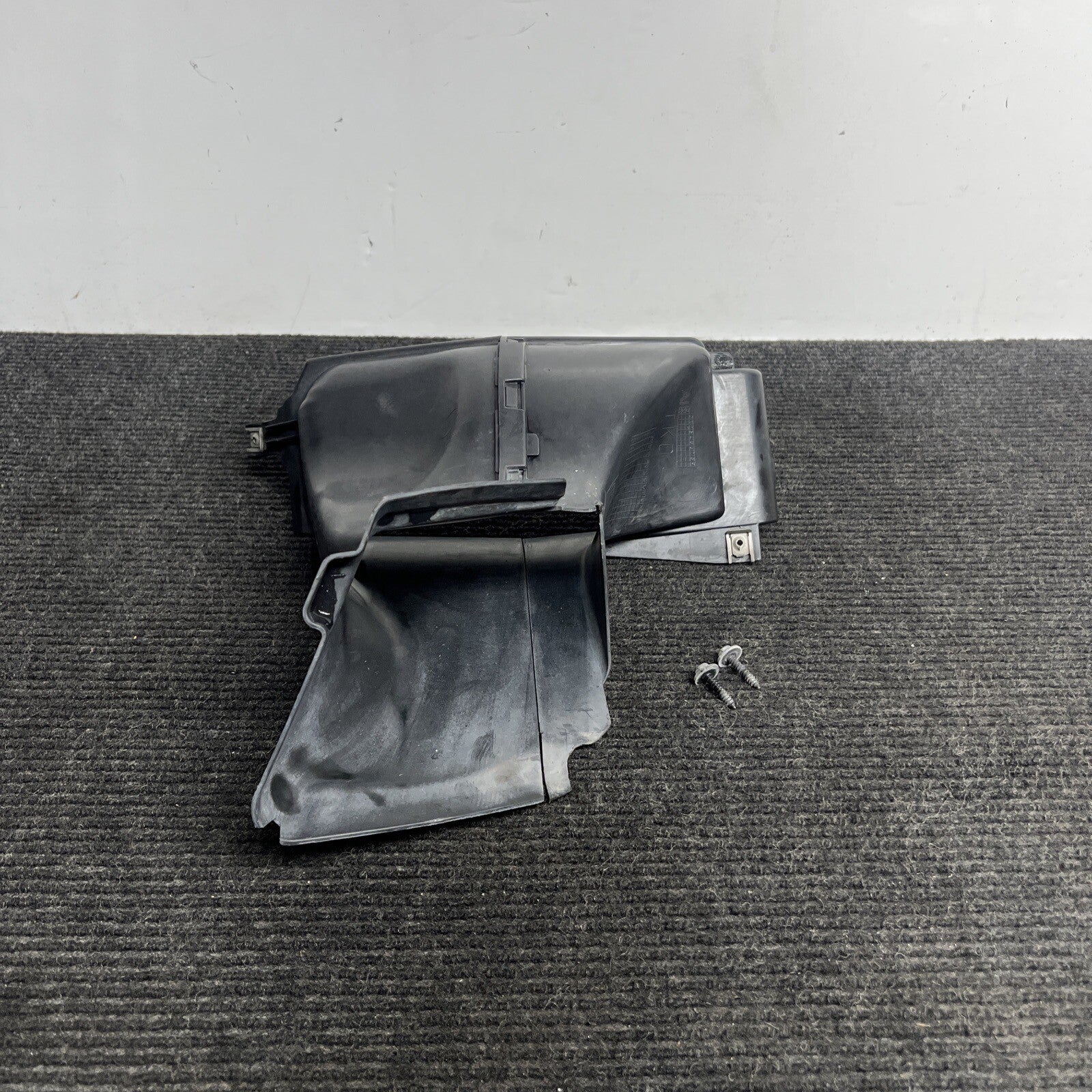 ☑️ BMW 3 CONVERTIBLE E93 FRONT LEFT SIDE AIR DUCT 51748047407 OEM