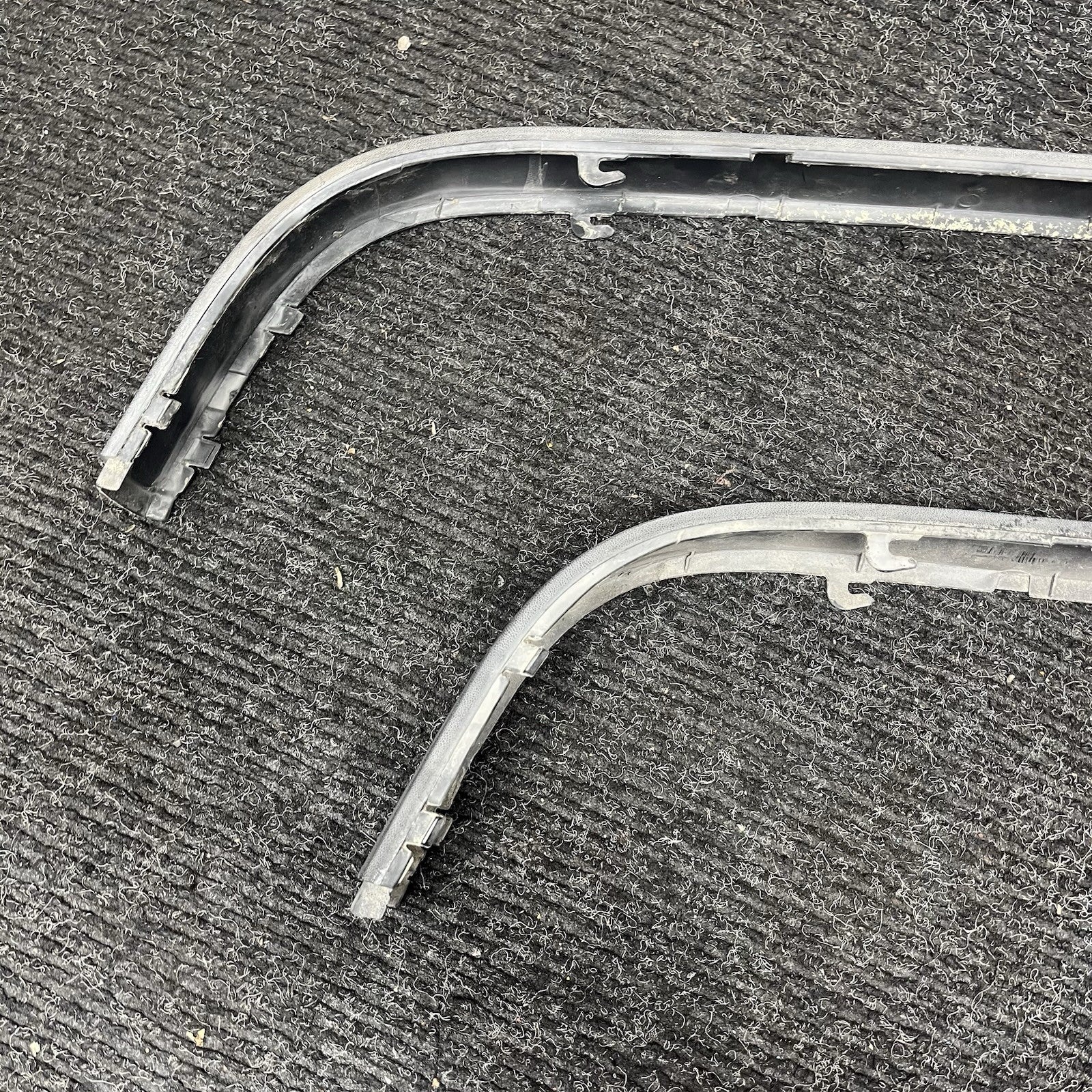 ☑️ 94-99 BMW E36 328i SEDAN SET OF 3 REAR BUMPER TRIM STRIP MOLDING OEM