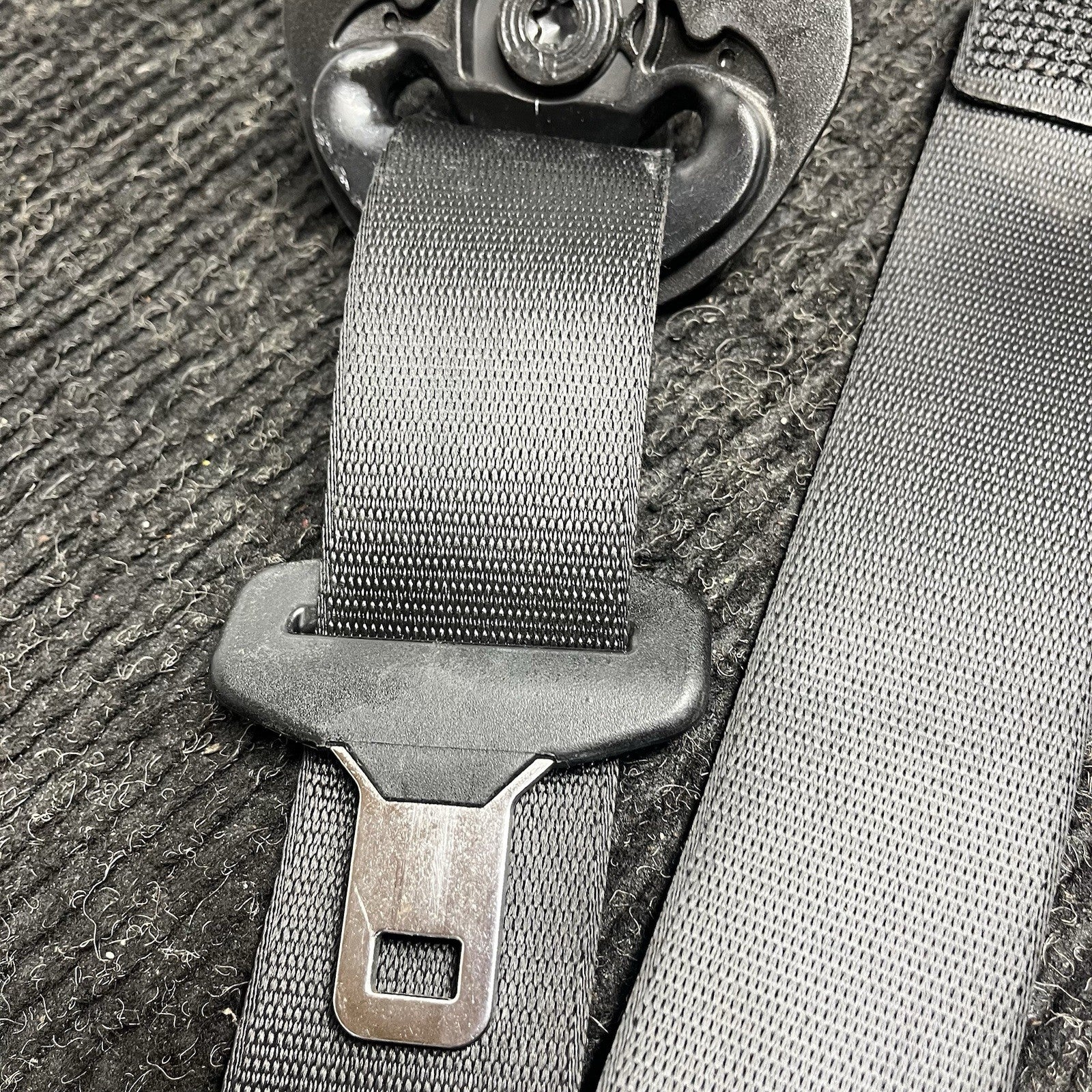 ☑️ BMW F-Series Right Front Seatbelt Retractor Safety Restraint Module 34143195