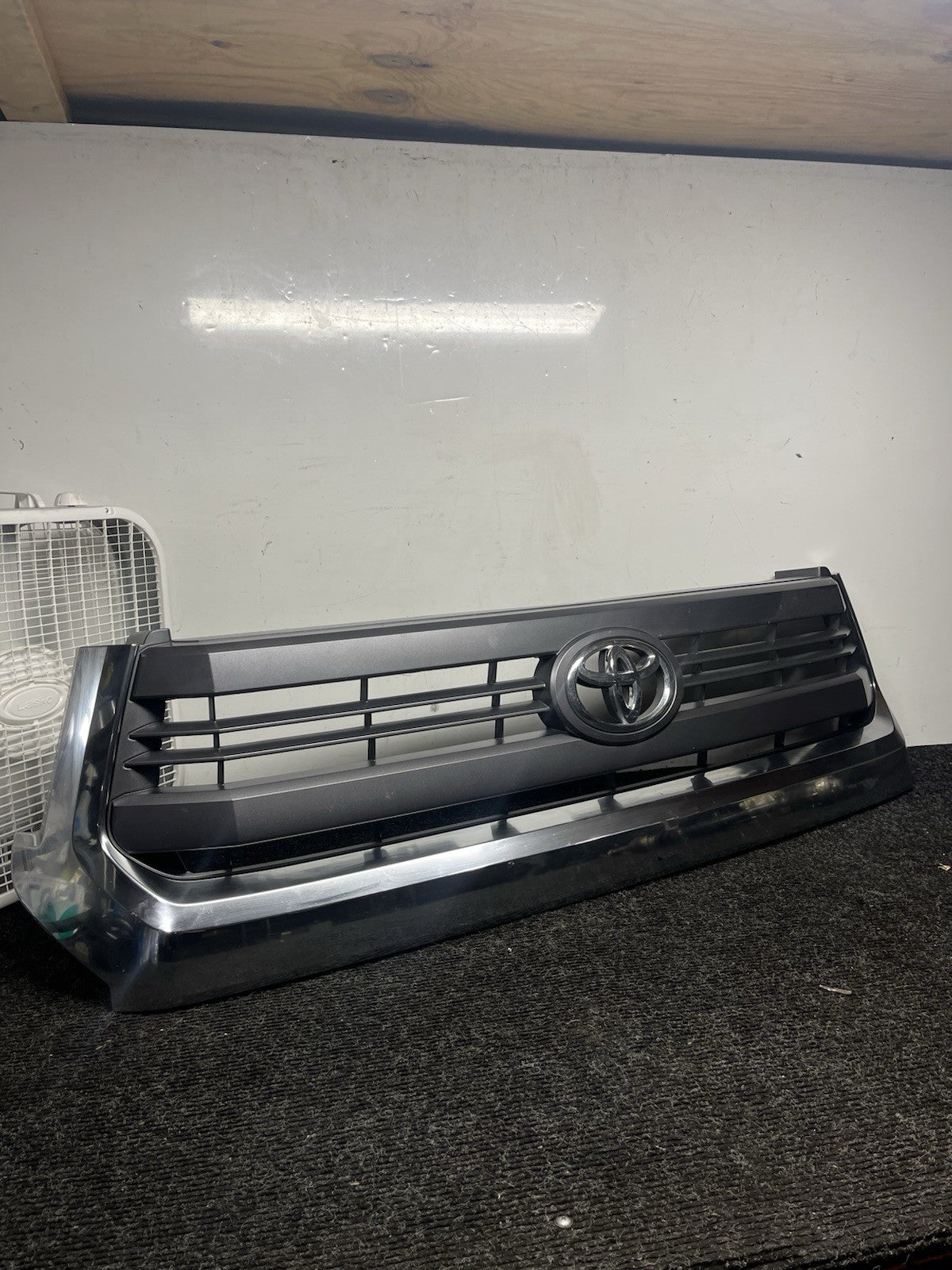 ☑️ 2014 2015 2016 2017 TOYOTA TUNDRA FRONT UPPER GRILL/GRILLE OEM