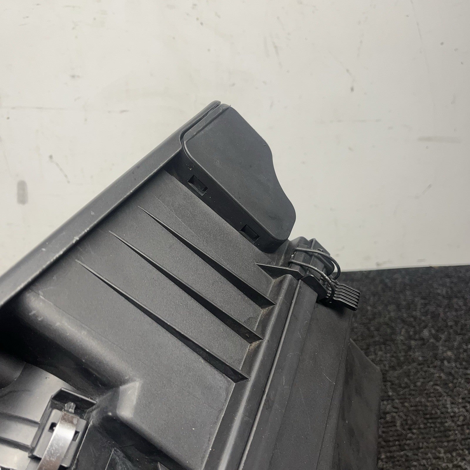 ☑️ 2003-2005 BMW Z4 E85 E86 Air Intake Cleaner Filter Box Assembly 7-513-956 OEM