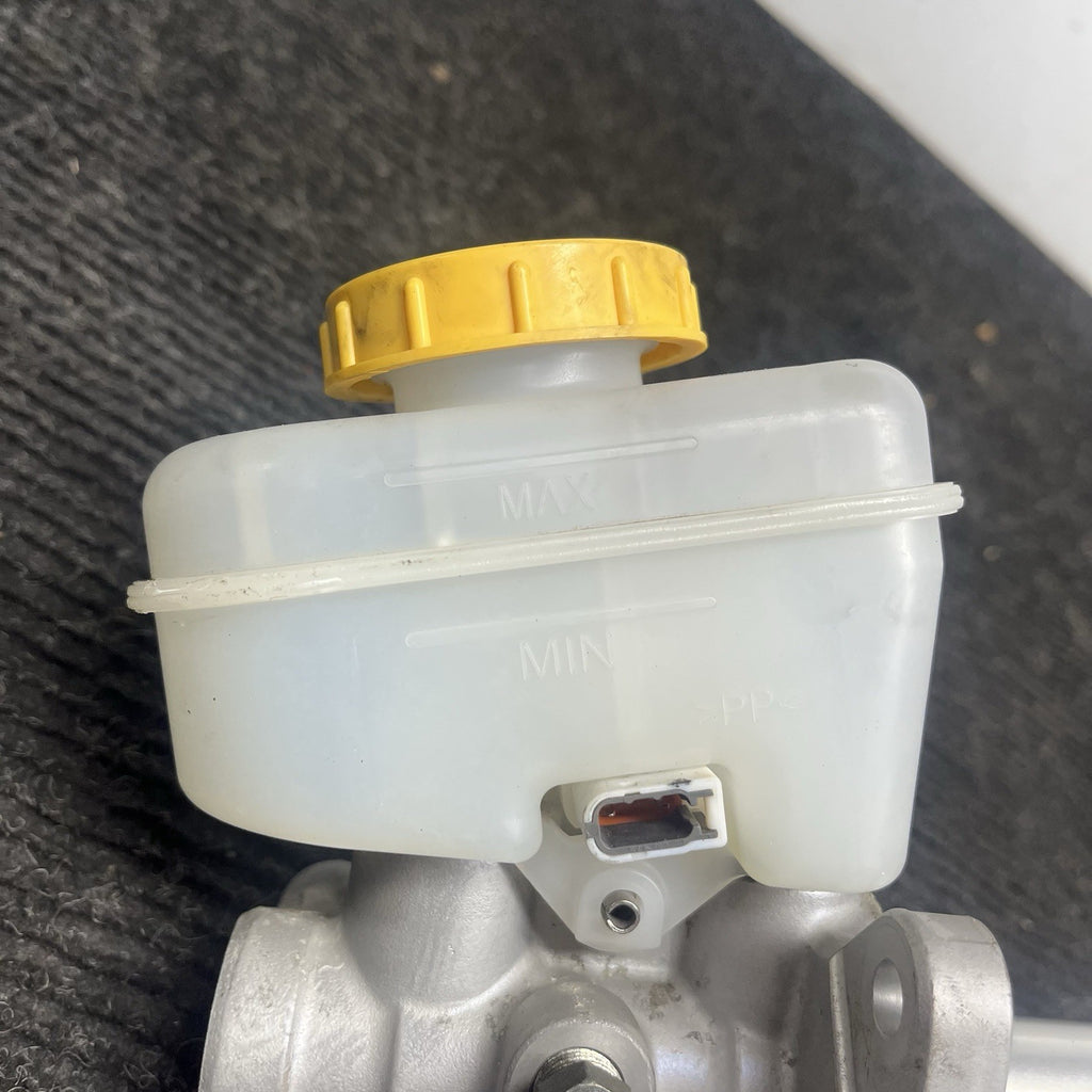 ☑️ 2015-2019 Subaru WRX Brake Master Cylinder Reservoir OEM 15-19