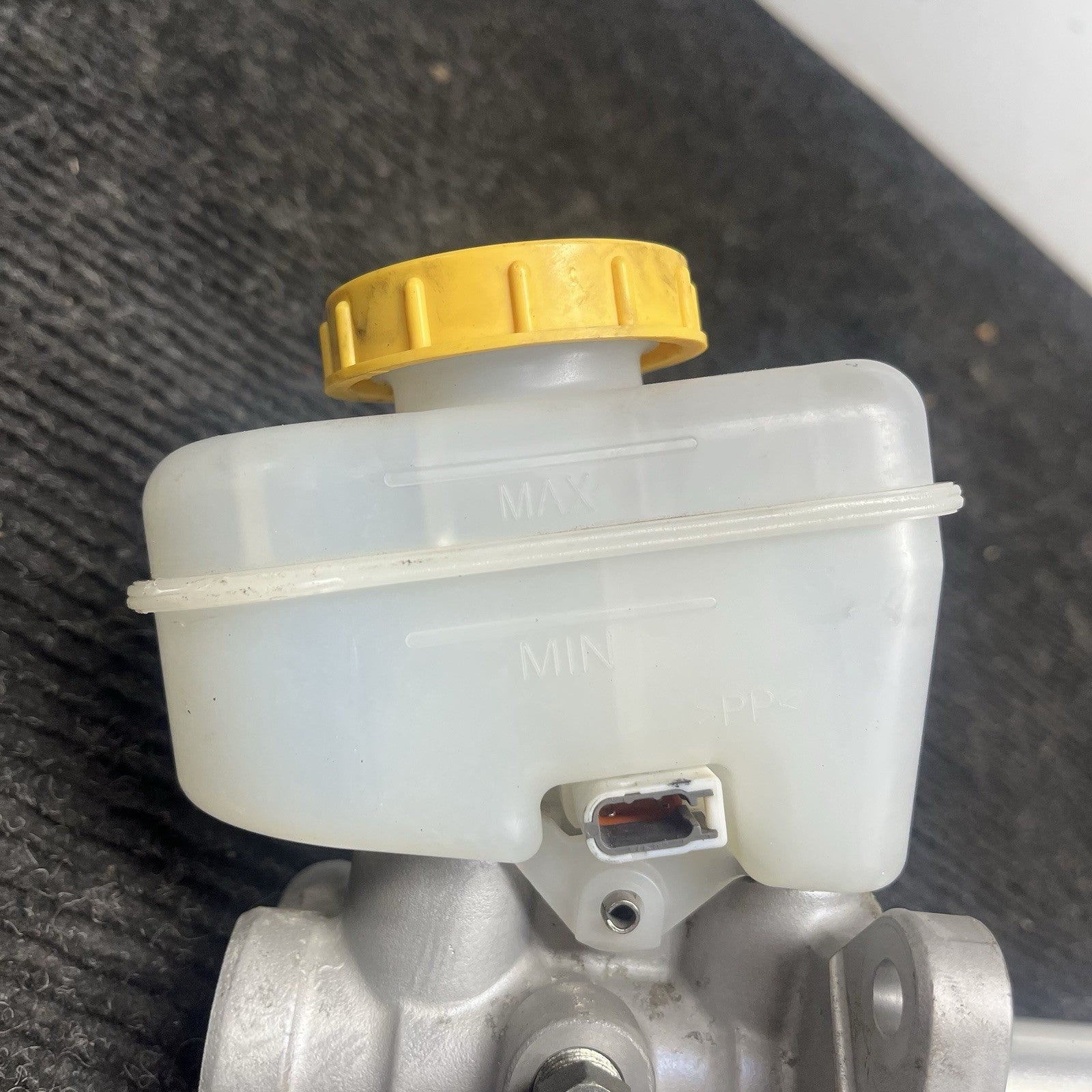 ☑️ 2015-2019 Subaru WRX Brake Master Cylinder Reservoir OEM 15-19