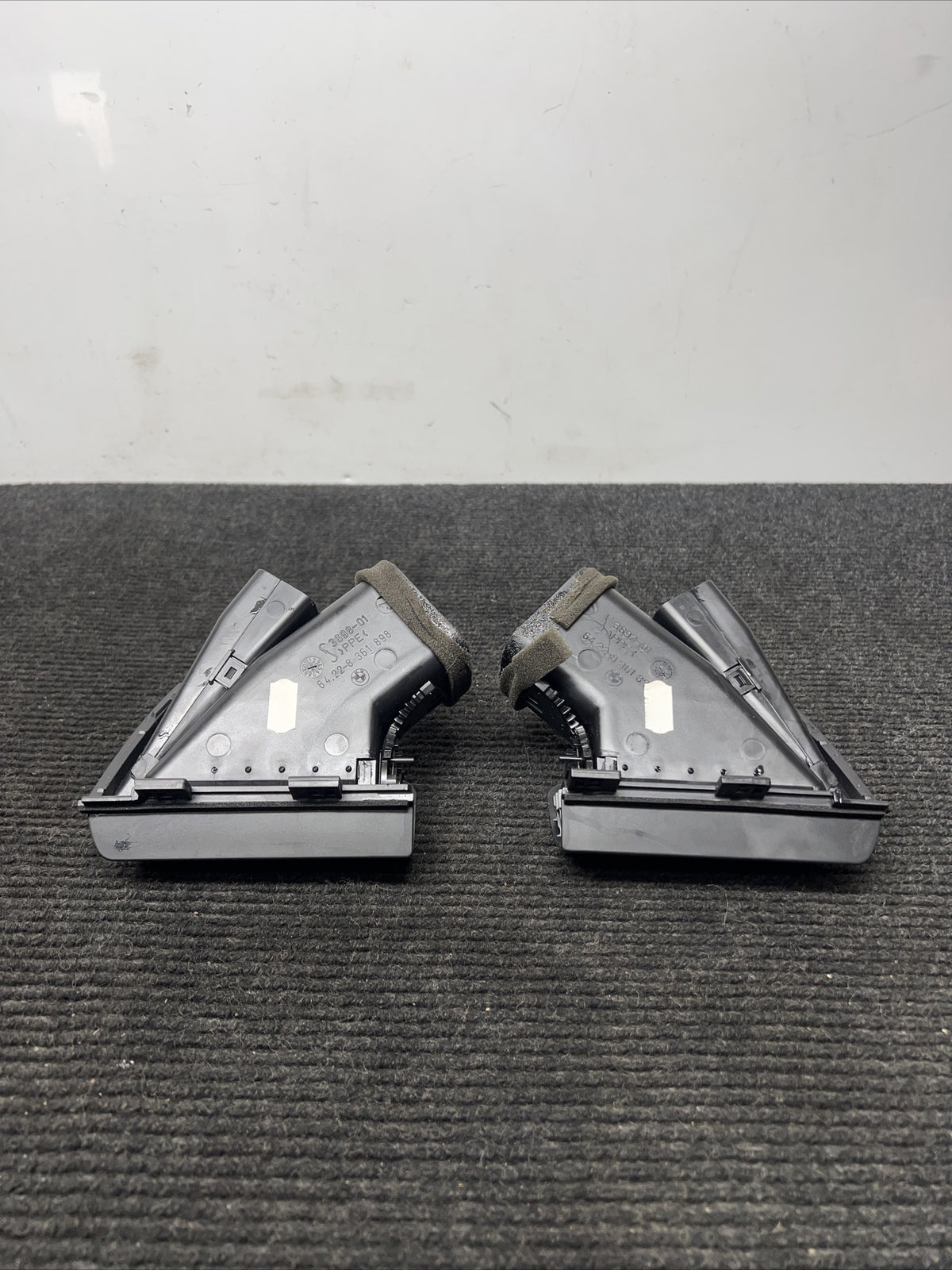 98-05 BMW E46 M3 3 SERIES FRONT L/R DASH END VENTS AC VENT AIR VENT OEM