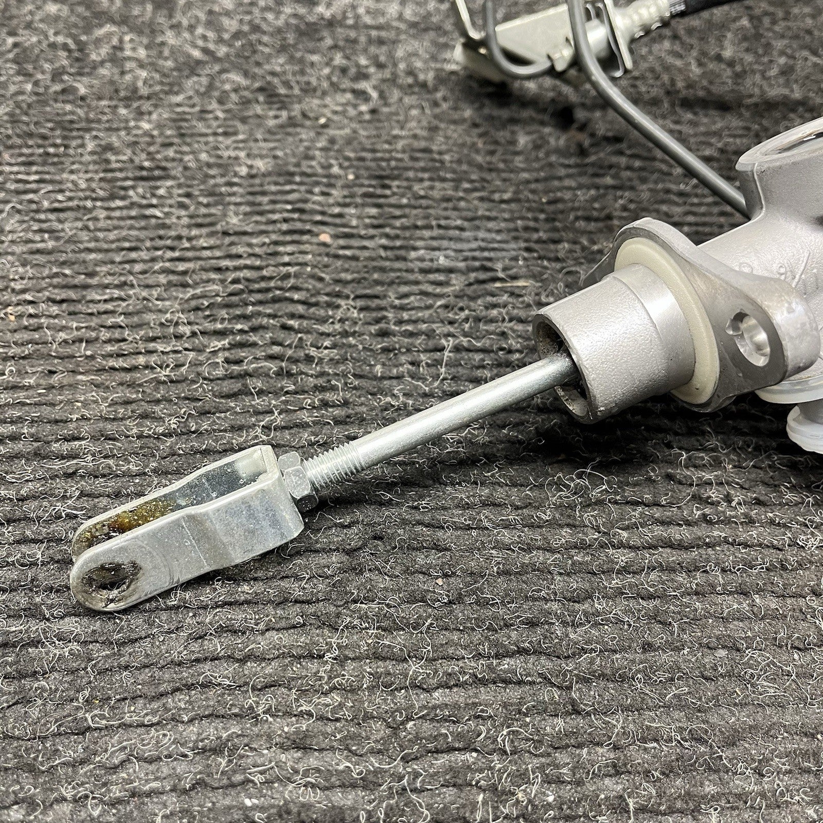 ☑️ 2008-2014 Subaru Impreza WRX STI Clutch Master Cylinder Reservoir 08-14