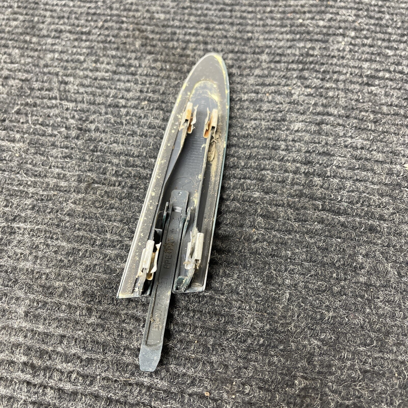 BMW E93 328 335 M3 F33 F83 M4 Convertible Roof Top Hinge Cover Right Dark Green