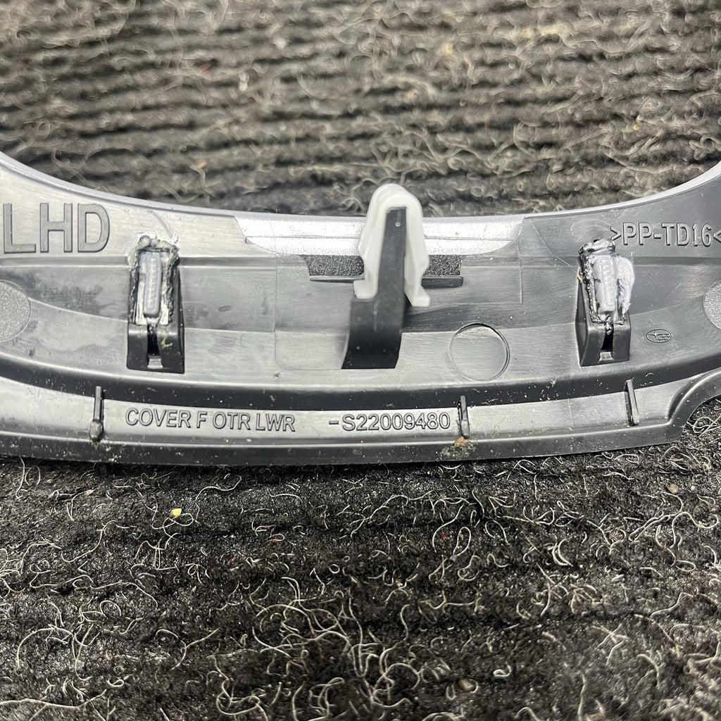 ☑️ 2022-2025 TOYOTA GR86 CENTER CONSOLE GEAR SHIFTER BEZEL TRIM S22009480