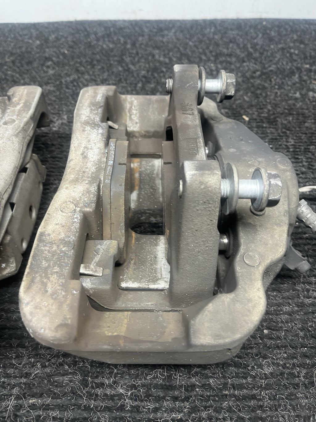 ☑️ 06-11 E90 E91 E92 E93 E84 335 Z4 BMW 335i Front Brake Caliper Set OEM