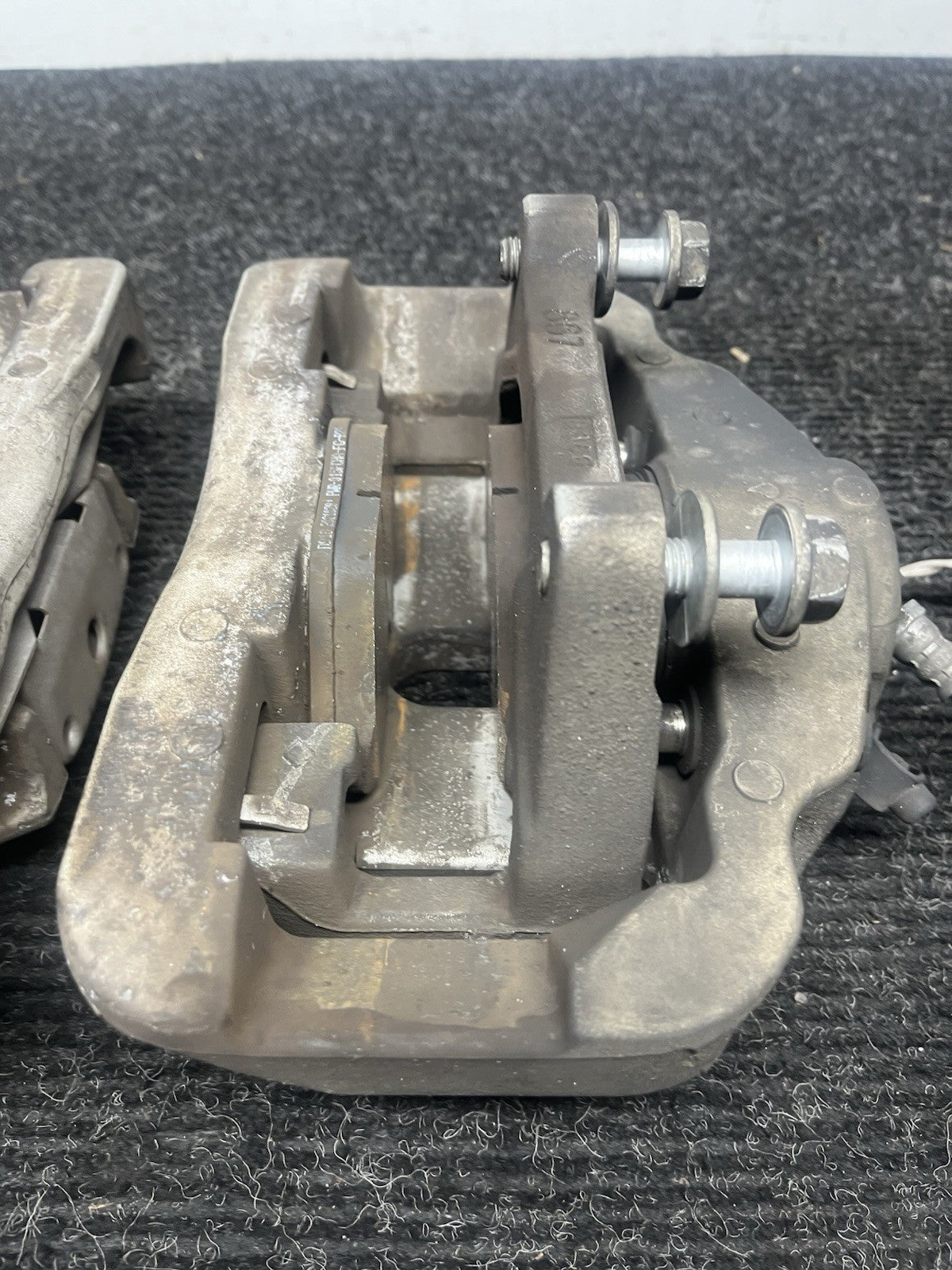 ☑️ 06-11 E90 E91 E92 E93 E84 335 Z4 BMW 335i Front Brake Caliper Set OEM