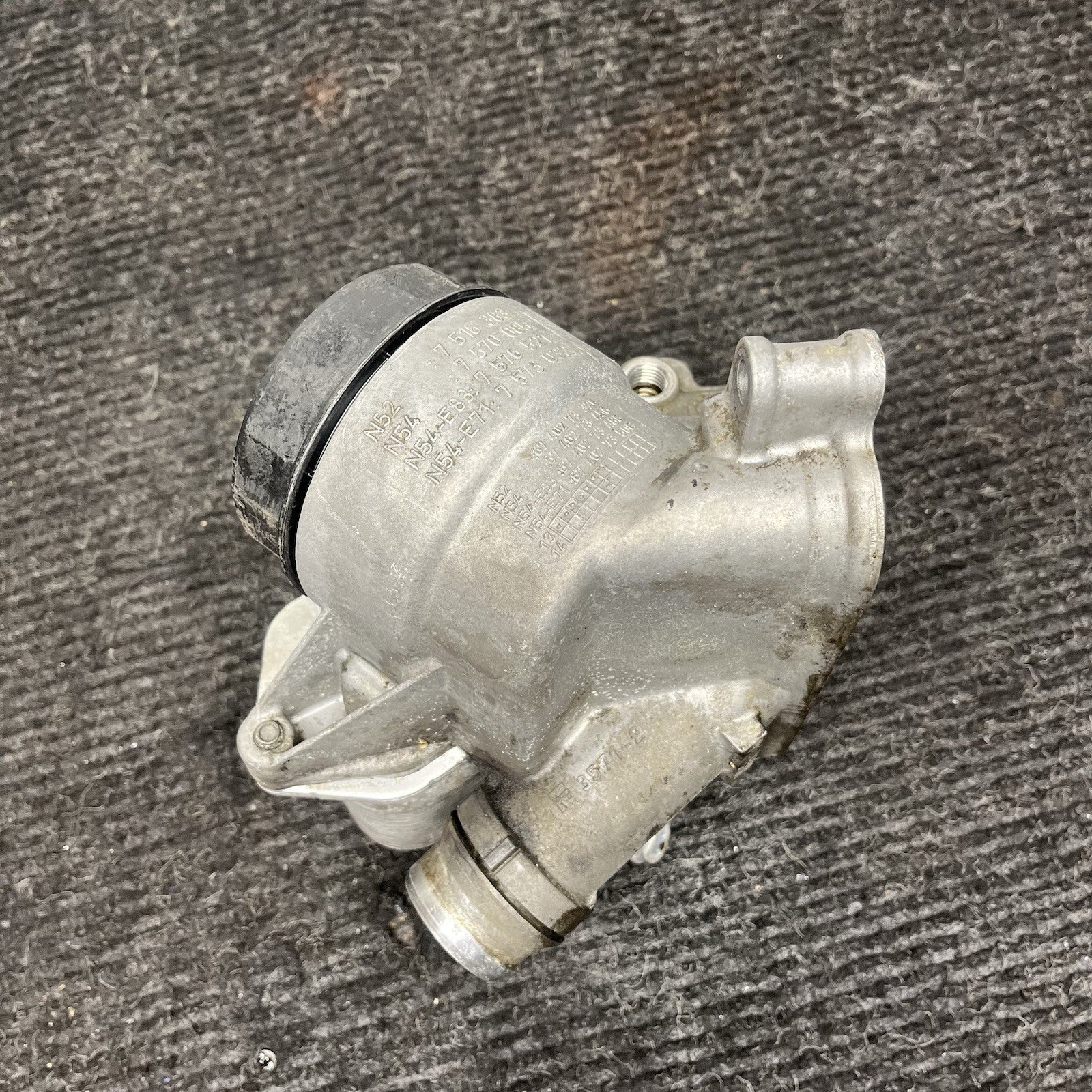 ☑️ 2007-2013 BMW 328i 528i N52 Oil Filter Housing Heat Exchanger OEM 11427516383
