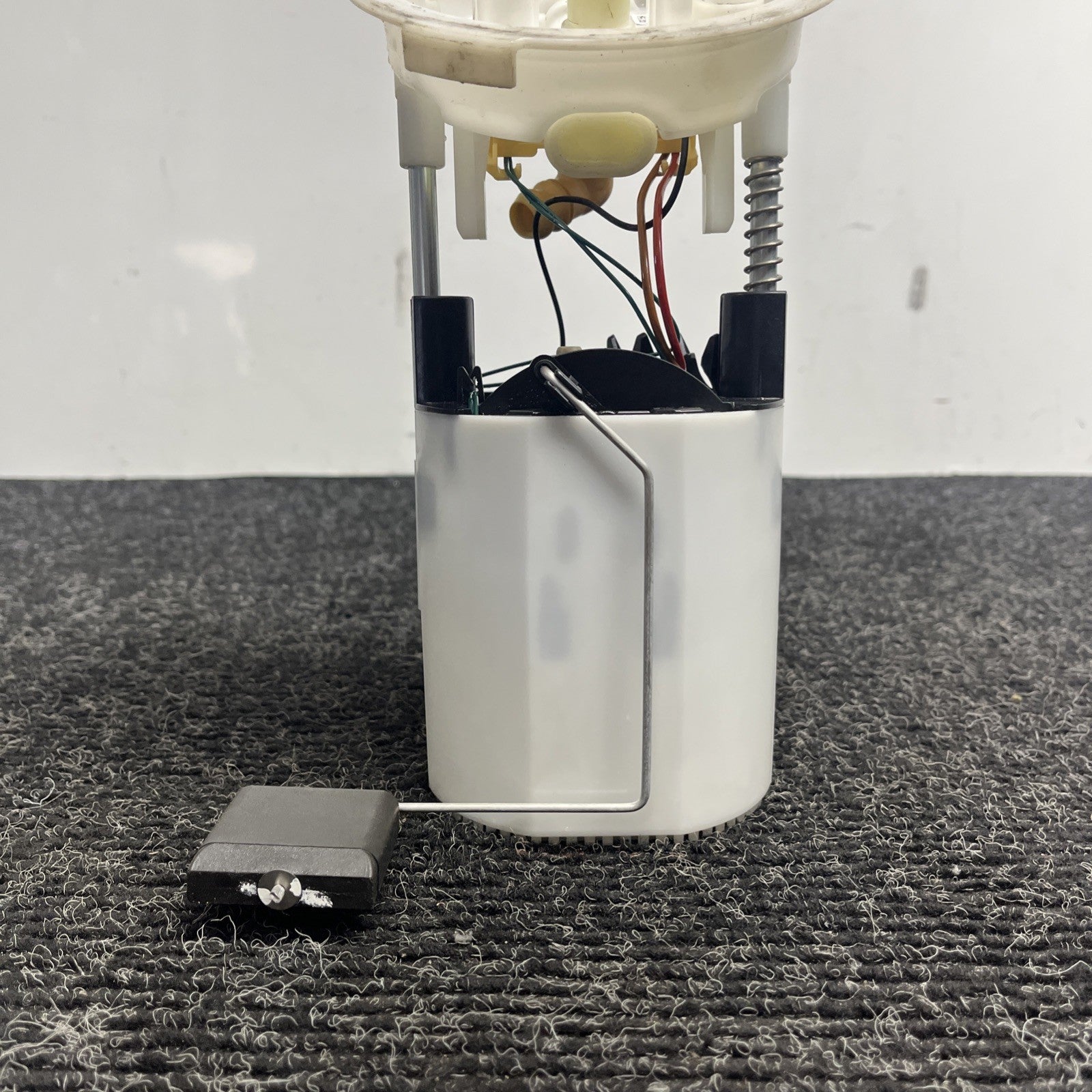 ☑️ 06-13 BMW E90 E84 E82 E88 E92 128i 135i 335i X1 Right Fuel Pump Assembly OEM