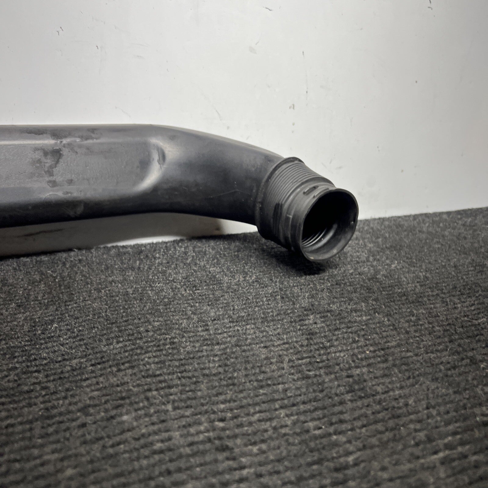 ☑️ BMW E60 E82 E90 E92 TURBO CHARGE AIR INDUCTION TUBE INTAKE PIPE OEM