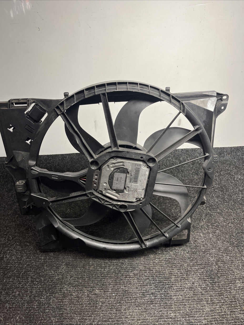 ☑️ 07-13 OEM BMW E88 E90 E92 N54 N55 Engine Radiator Cooling Auxiliary Fan 600W