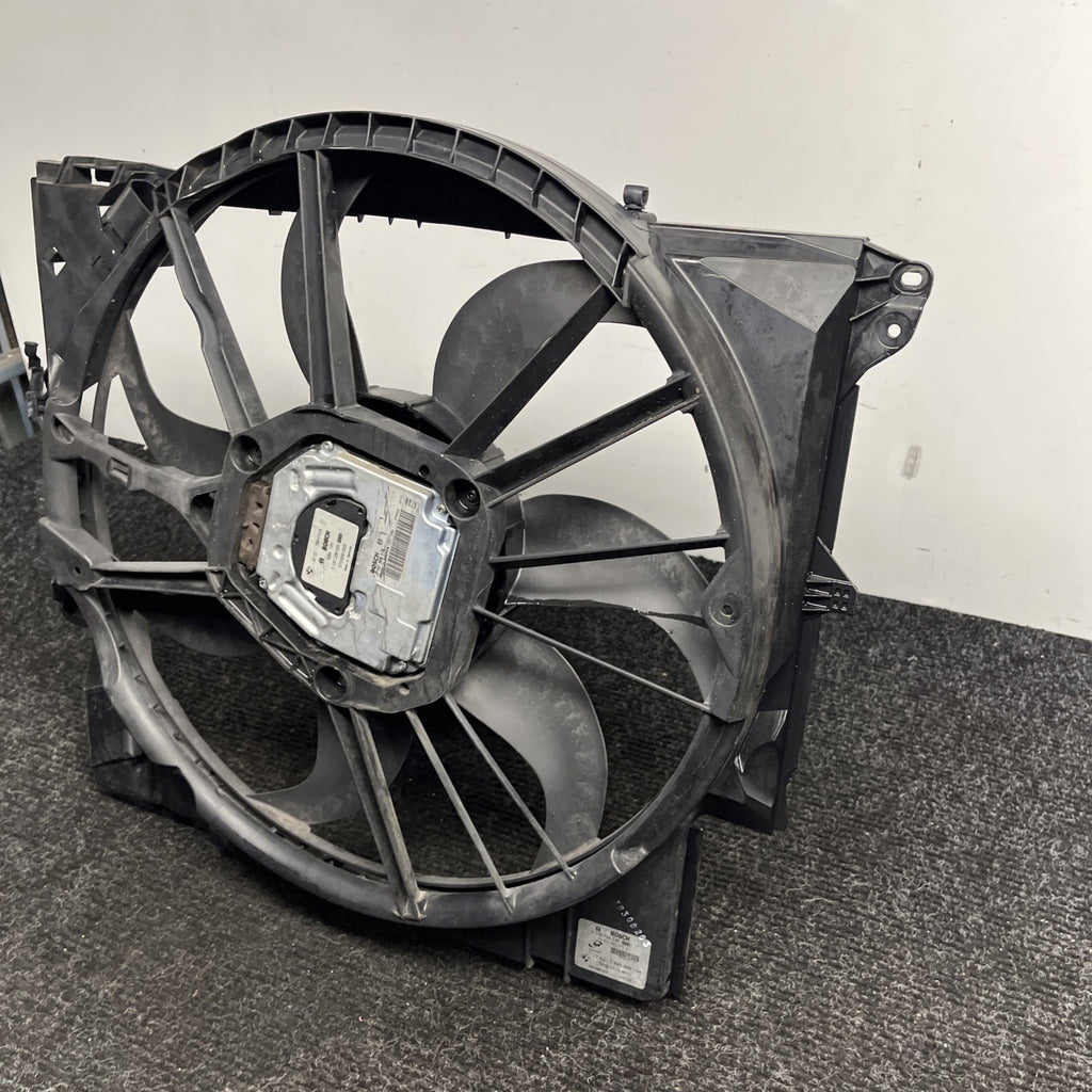 ☑️ 07-13 OEM BMW E88 E90 E92 N54 N55 Engine Radiator Cooling Auxiliary Fan 600W
