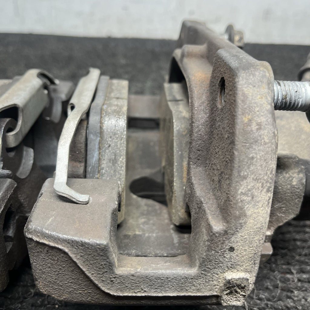 ☑️ 06-08 BMW E85 Z4 N52 3.0si RWD SET OF 2 FRONT LEFT & RIGHT BRAKE CALIPER OEM