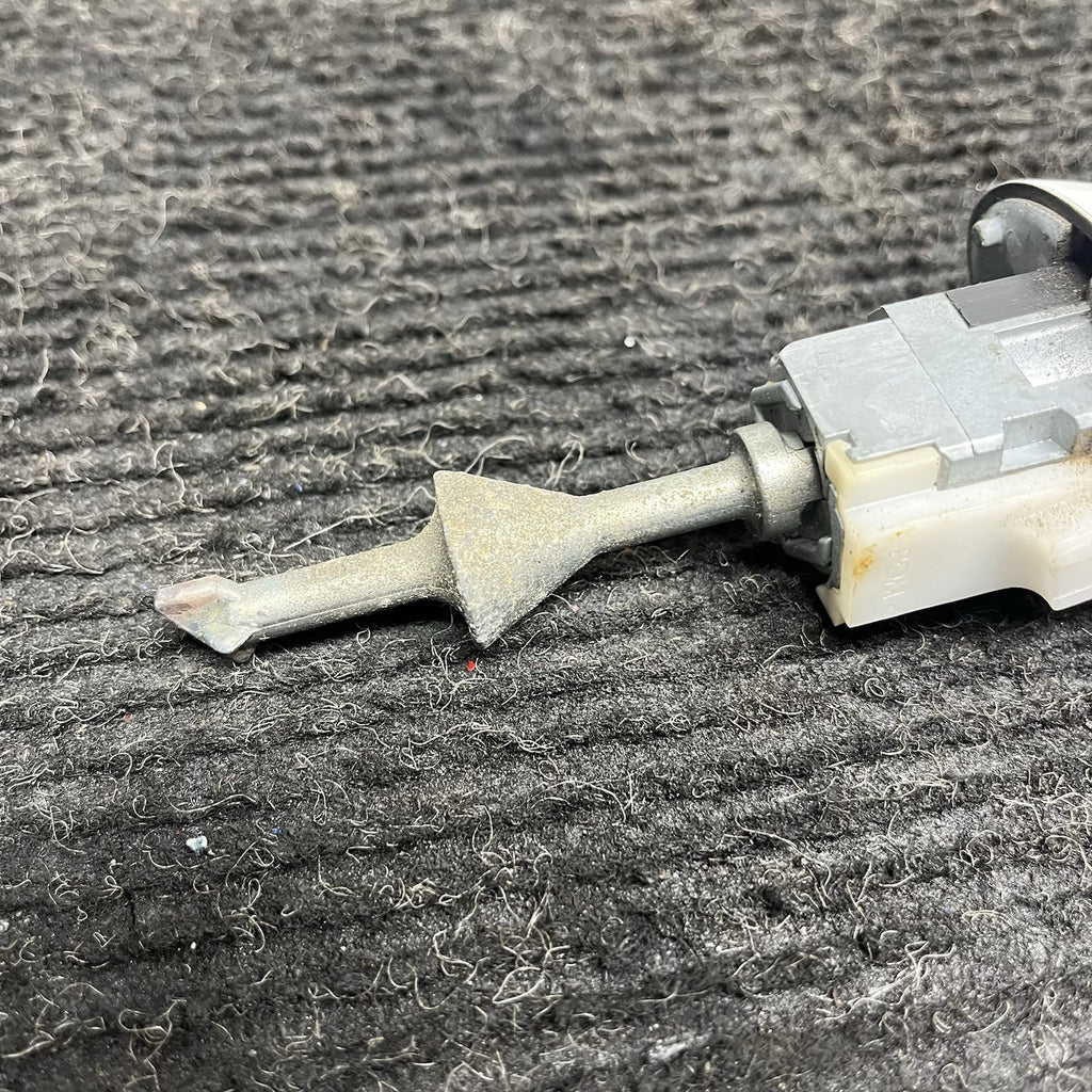 ☑️ 2008-2013 BMW E82 E88 135 Exterior Driver Door Handle Key Lock Set White OEM