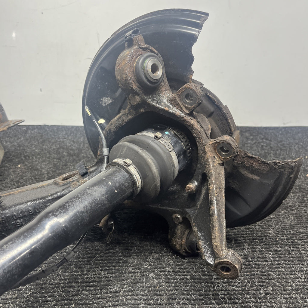 ☑️ 01-06 BMW E46 330i 330 REAR RIGHT TRAILING ARM KNUCKLE WHEEL HUB W/AXLE  OEM
