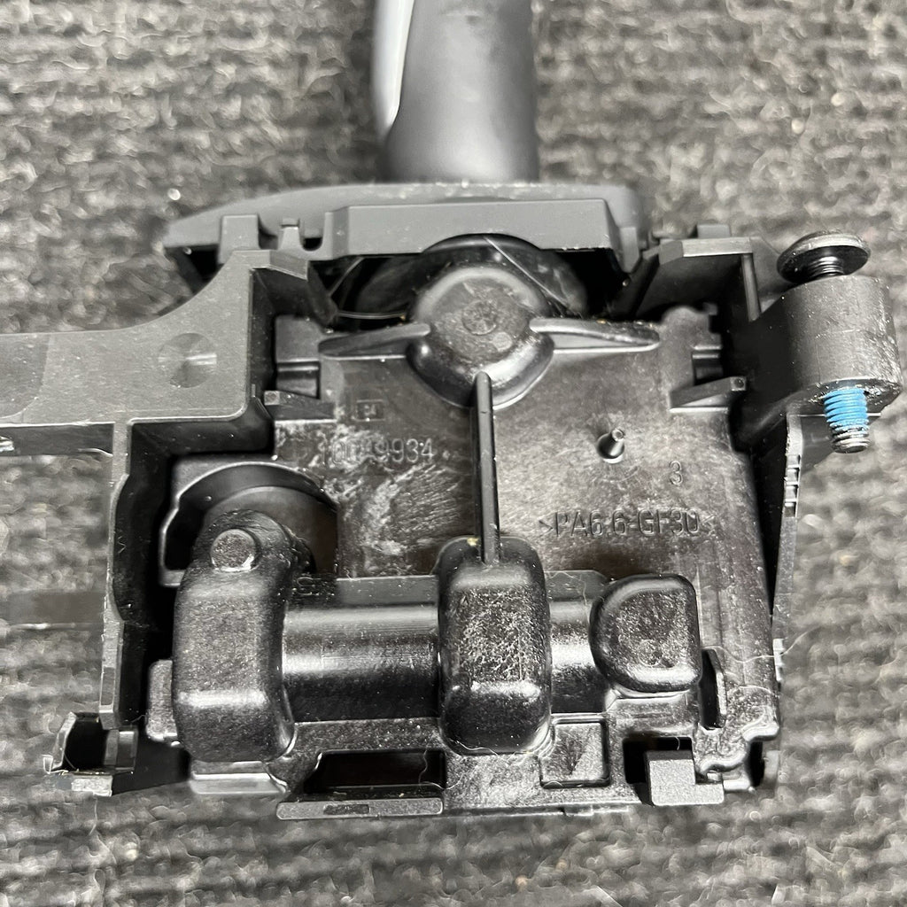 ☑️ 2011 BMW X3 Automatic Gear Shifter Lever Assembly OEM 9253077