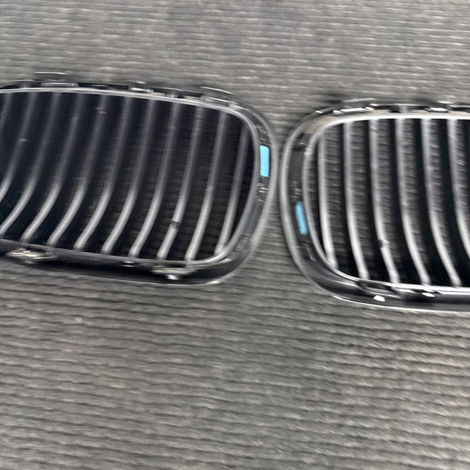 ☑️ 07-10 BMW E92 E93 328I 335I SET FRONT BUMPER LEFT & RIGHT KIDNEY GRILLE OEM