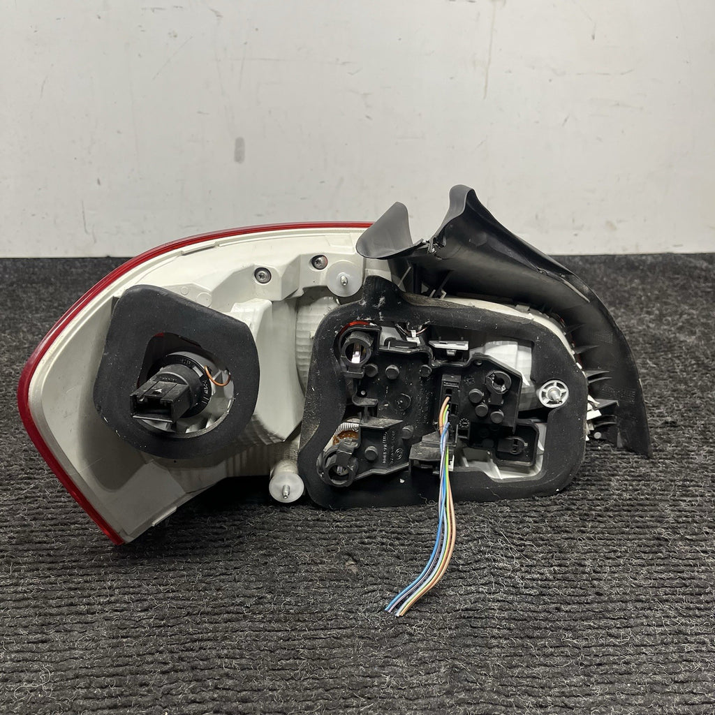 ☑️ 2011-2013 BMW 1-Series E82 E88 135i LCI Right Passenger LED Tail Light OEM