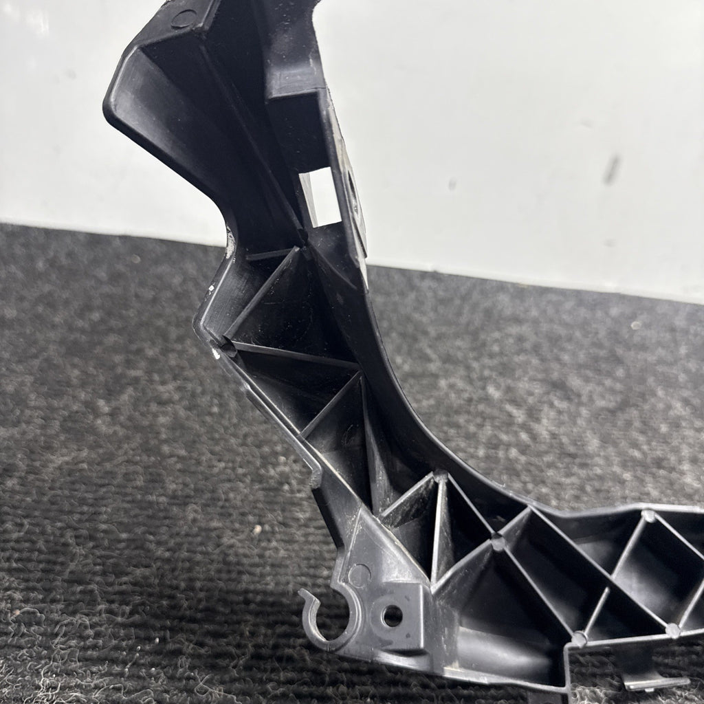 ☑️ 09-11 BMW E90 E91 LCI Front Left Driver Headlight Arm Bracket Mount Plastic