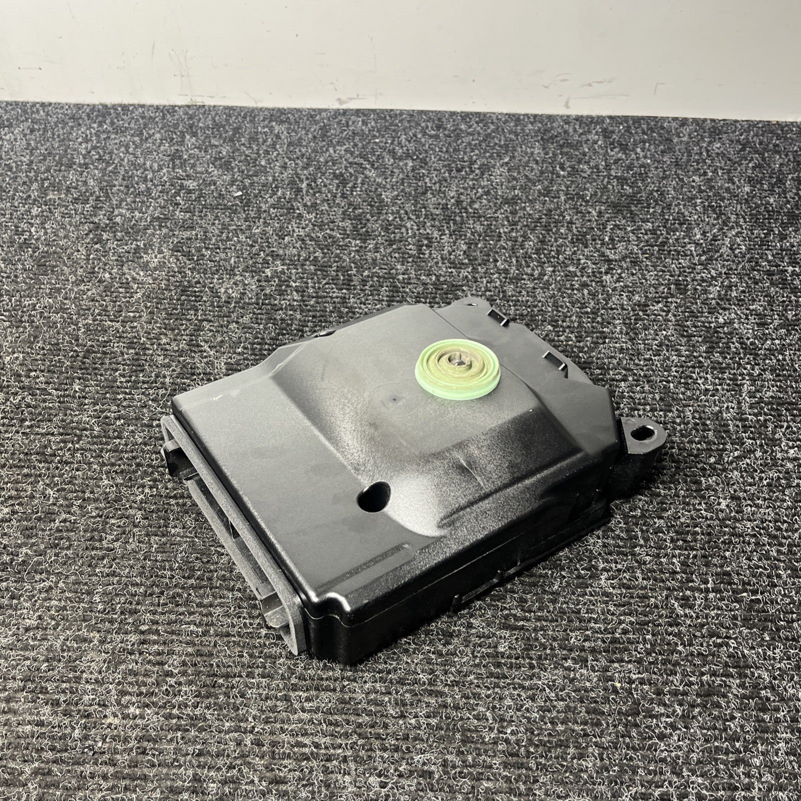 ☑️ OEM BMW E90 E92 E93 Left Bass Speaker Subwoofer Logic 7 Harman Kardon DSP L7