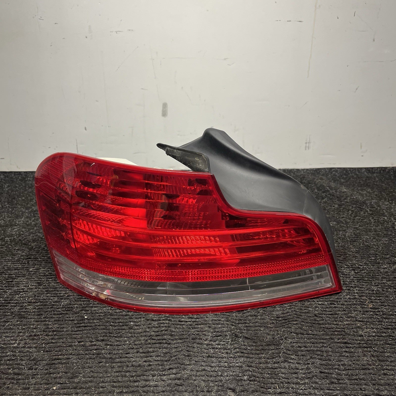 ☑️ 08-11 BMW E82 E88 128i 135i Rear Left Driver Side Tail Light Lamp 4869809 OEM