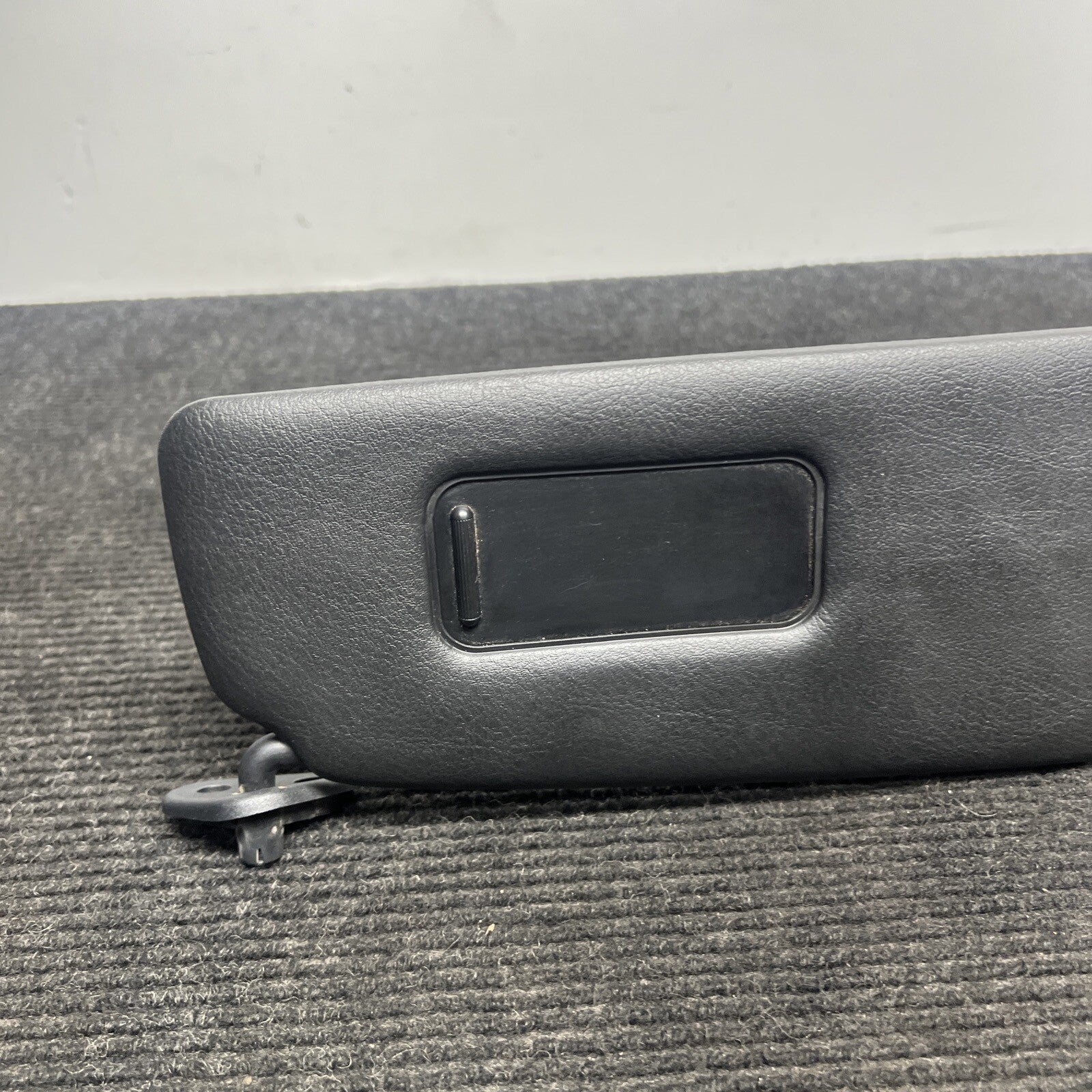☑️ 2001-2006 BMW 3 Series E46 Convertible Sun Visor  101-0232400 Passenger