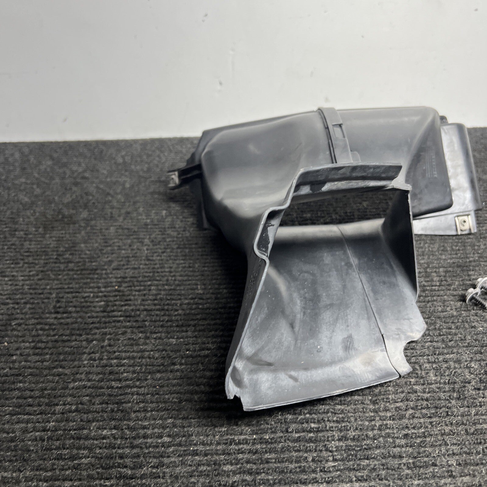 ☑️ BMW 3 CONVERTIBLE E93 FRONT LEFT SIDE AIR DUCT 51748047407 OEM