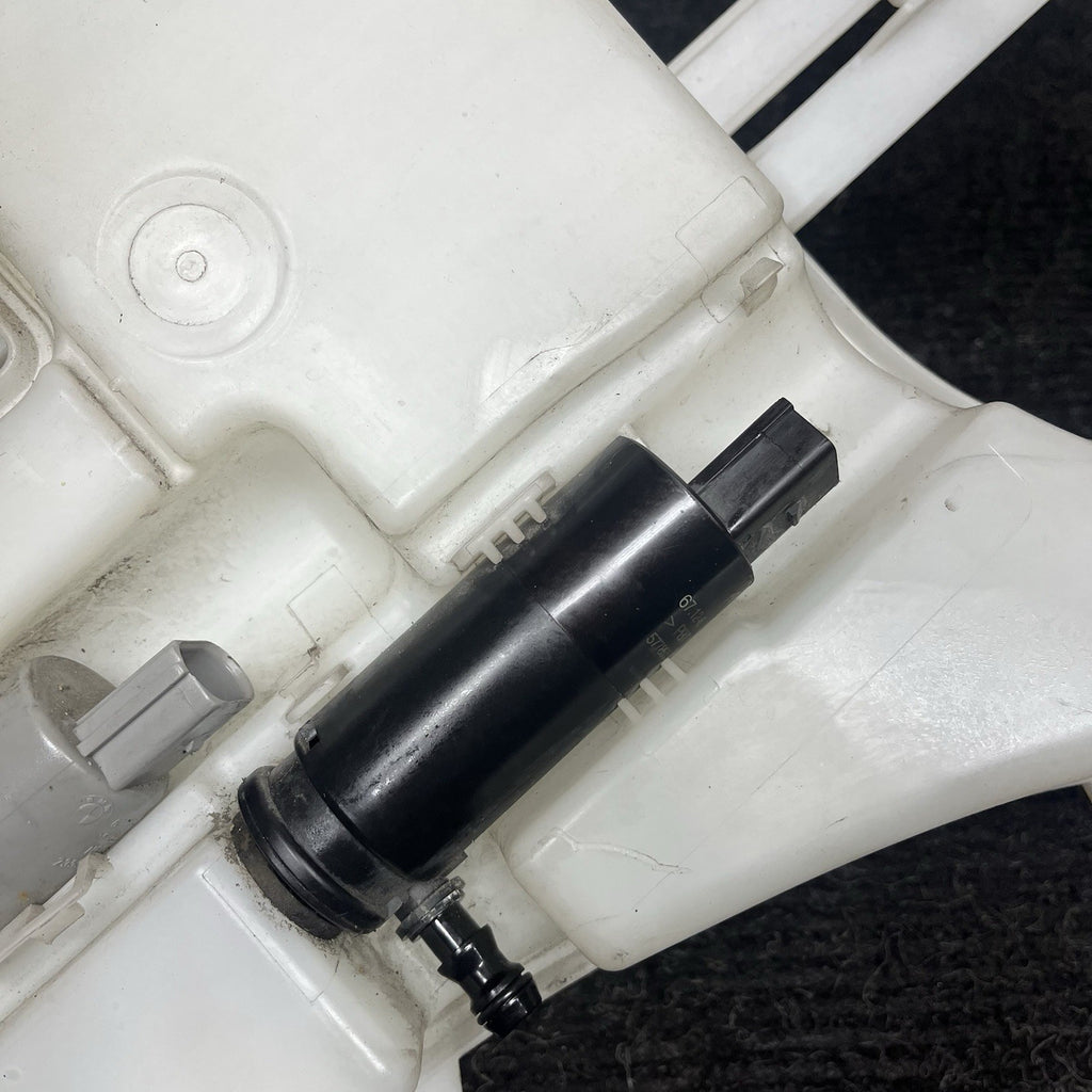 ☑️ 08-13 OEM BMW E90 E92 E93 M3 Windshield Washer Fluid Tank Reservoir