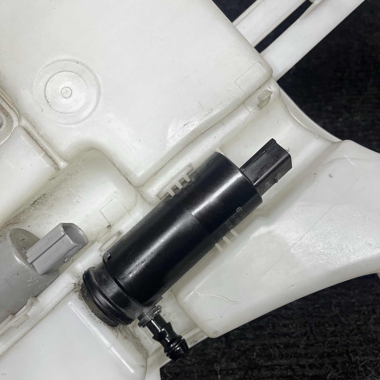 ☑️ 08-13 OEM BMW E90 E92 E93 M3 Windshield Washer Fluid Tank Reservoir