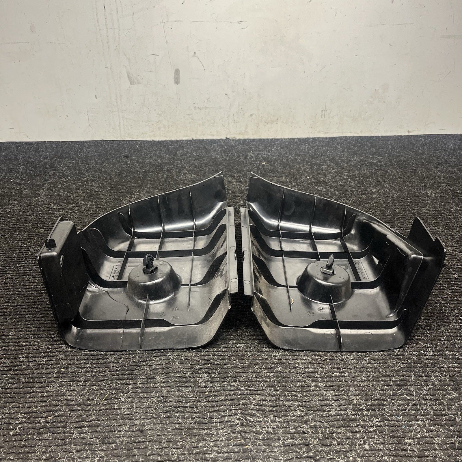 ☑️ Genuine 96-98 BMW E36 Sedan Rear Tail Light Covers Pair 8122477 8122478