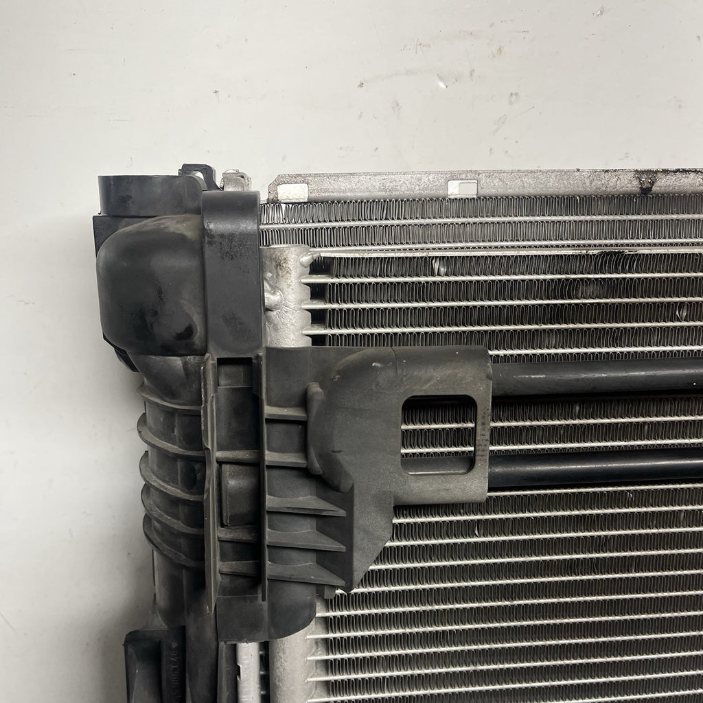 ☑️ BMW 330i 325i 323i E46 Engine Cooling Radiator 3.0L 6 Cylinder Fits 2001-2006