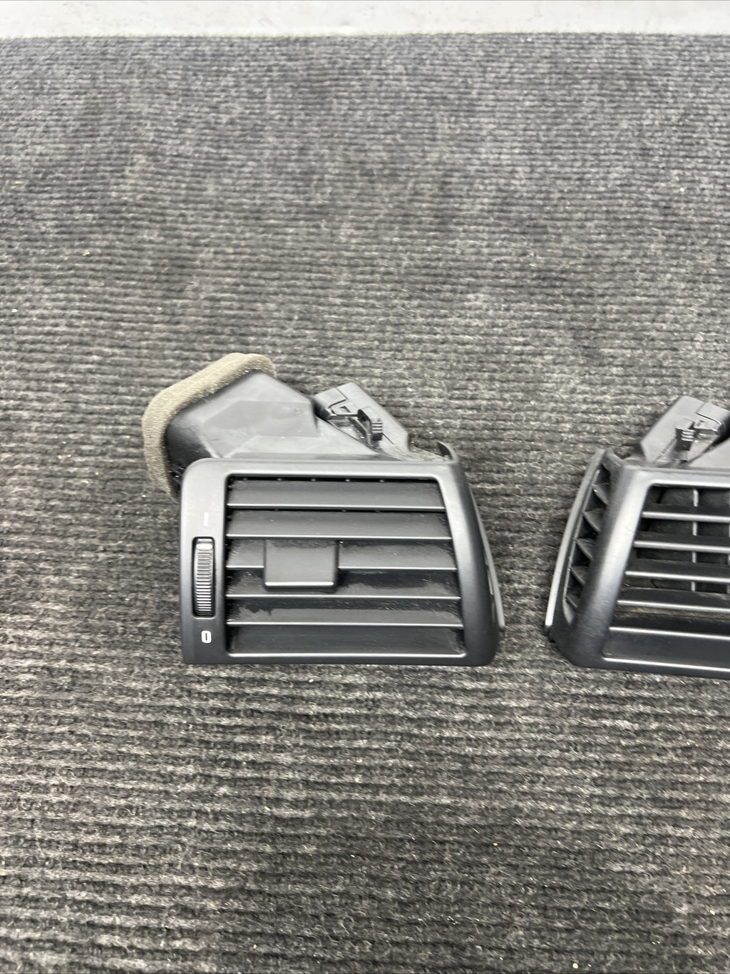98-05 BMW E46 M3 3 SERIES FRONT L/R DASH END VENTS AC VENT AIR VENT OEM